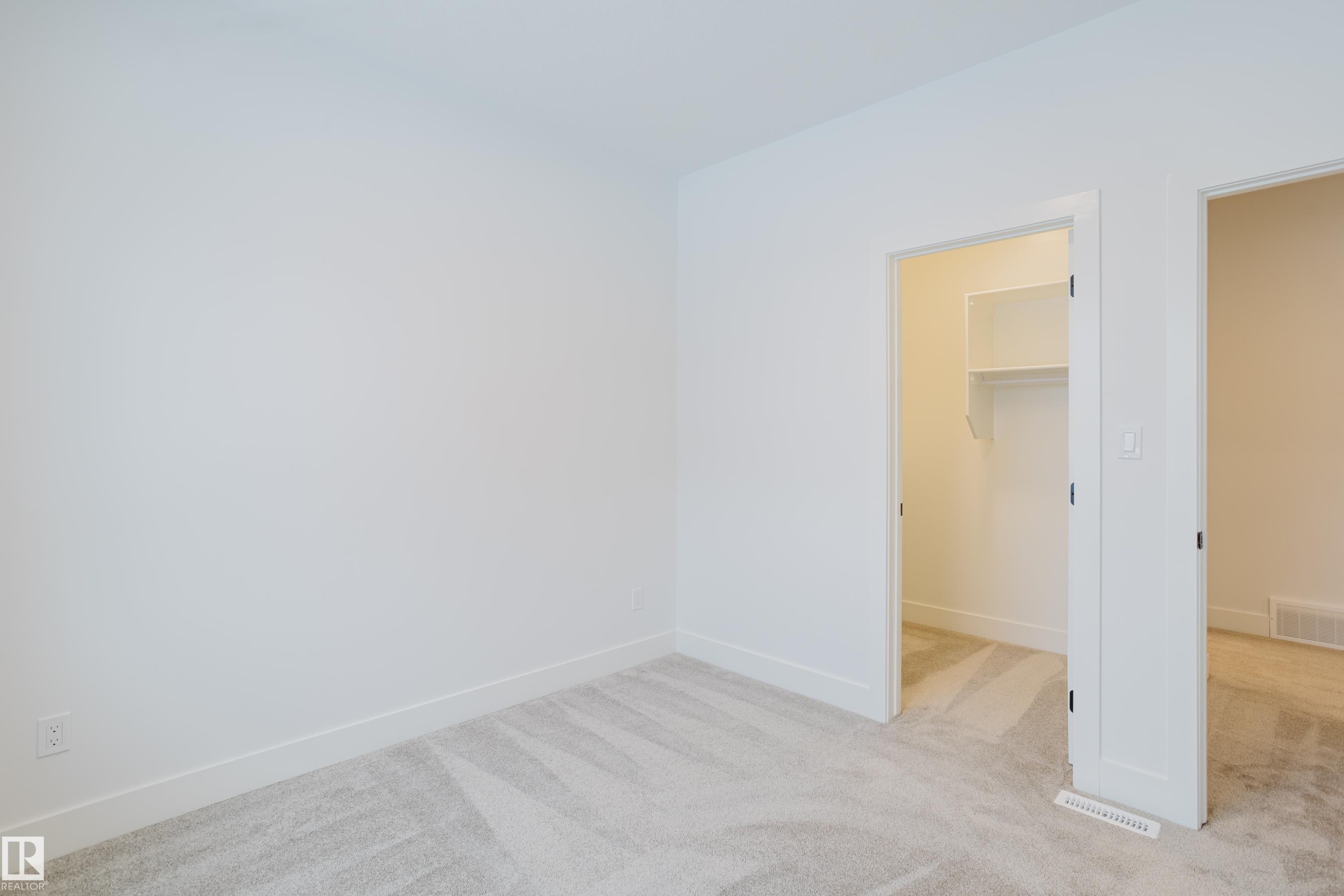 709 Elderberry Close, Edmonton, AB - Indoor Photo Showing Other Room