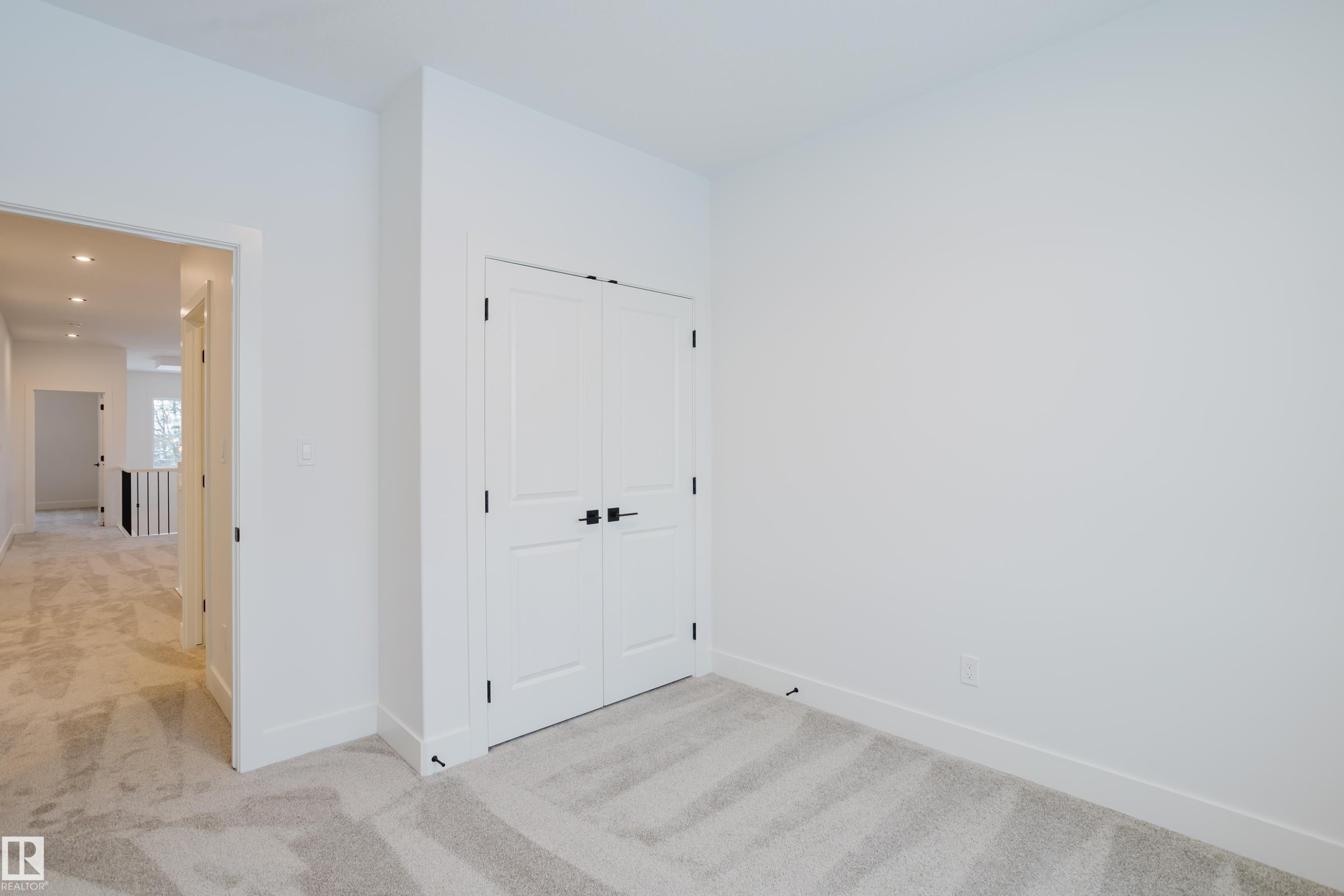 709 Elderberry Close, Edmonton, AB - Indoor Photo Showing Other Room