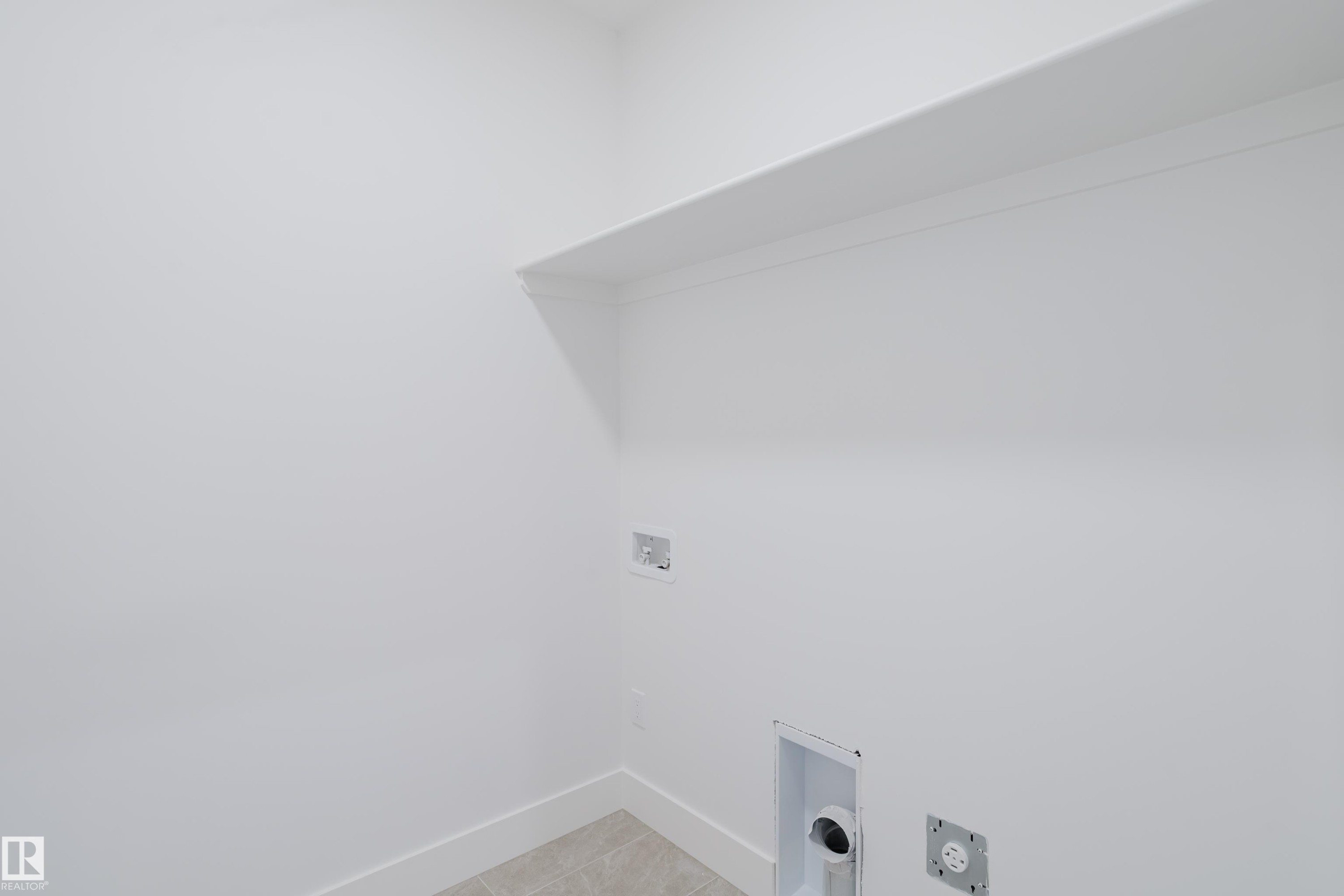 709 Elderberry Close, Edmonton, AB - Indoor