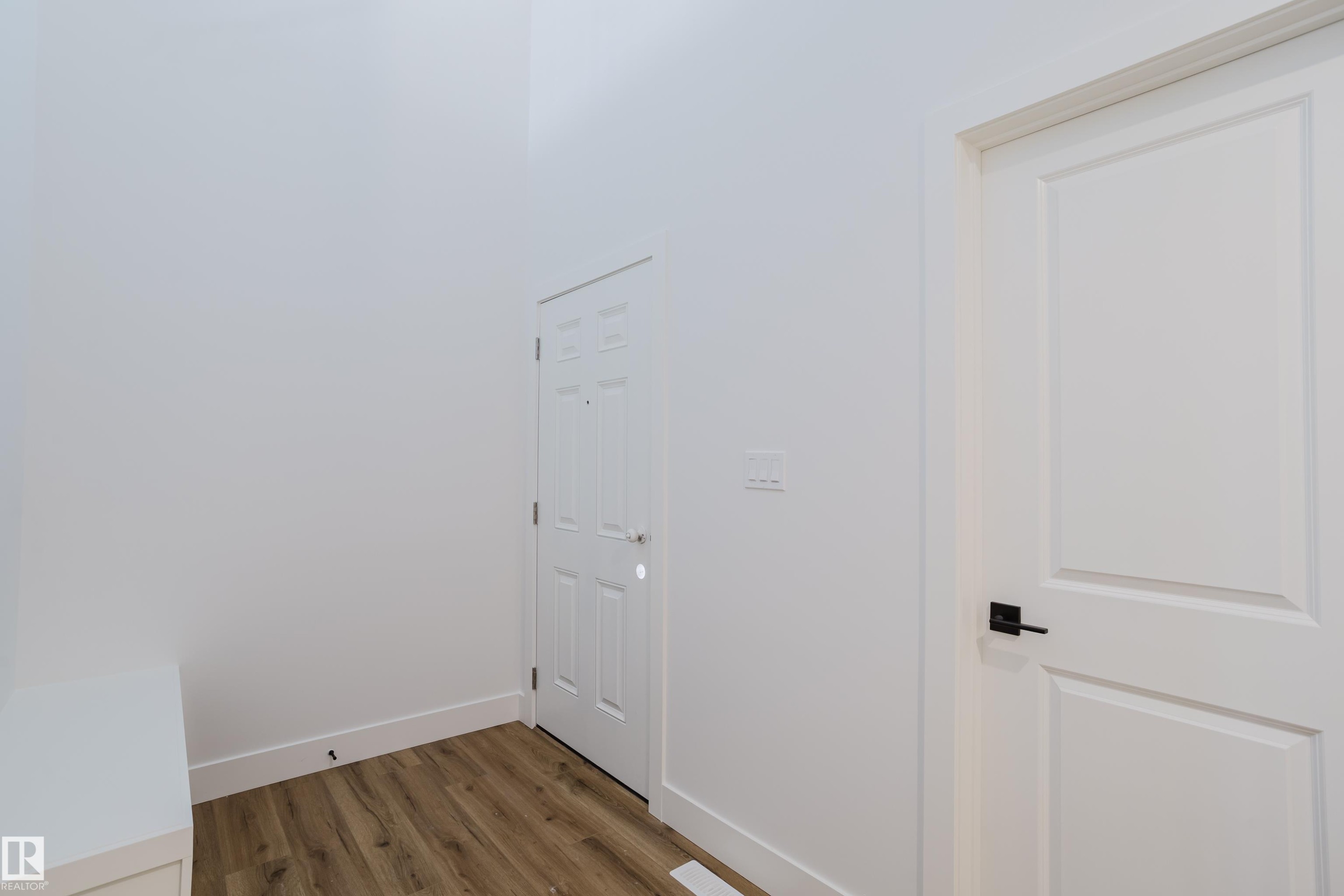 709 Elderberry Close, Edmonton, AB - Indoor Photo Showing Other Room