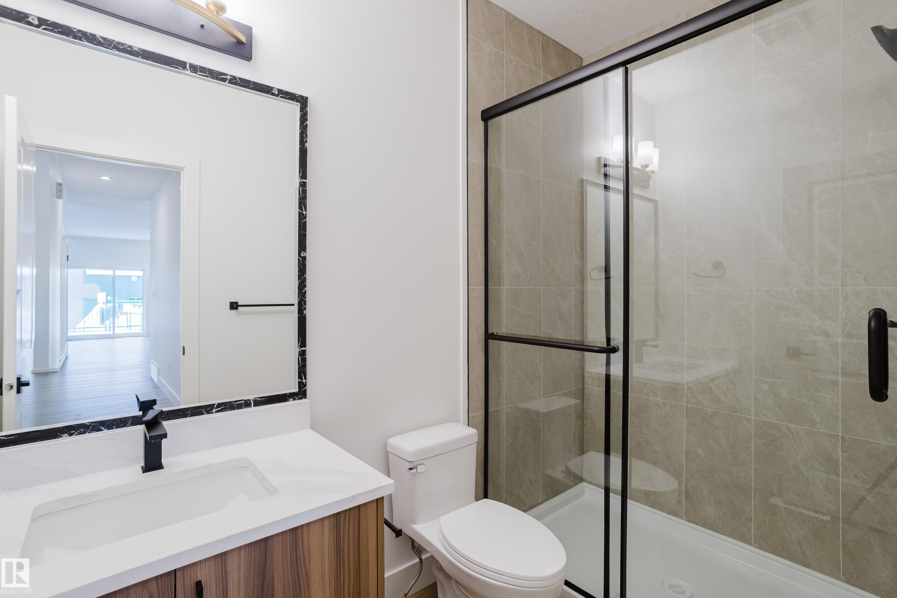 709 Elderberry Close, Edmonton, AB - Indoor Photo Showing Bathroom