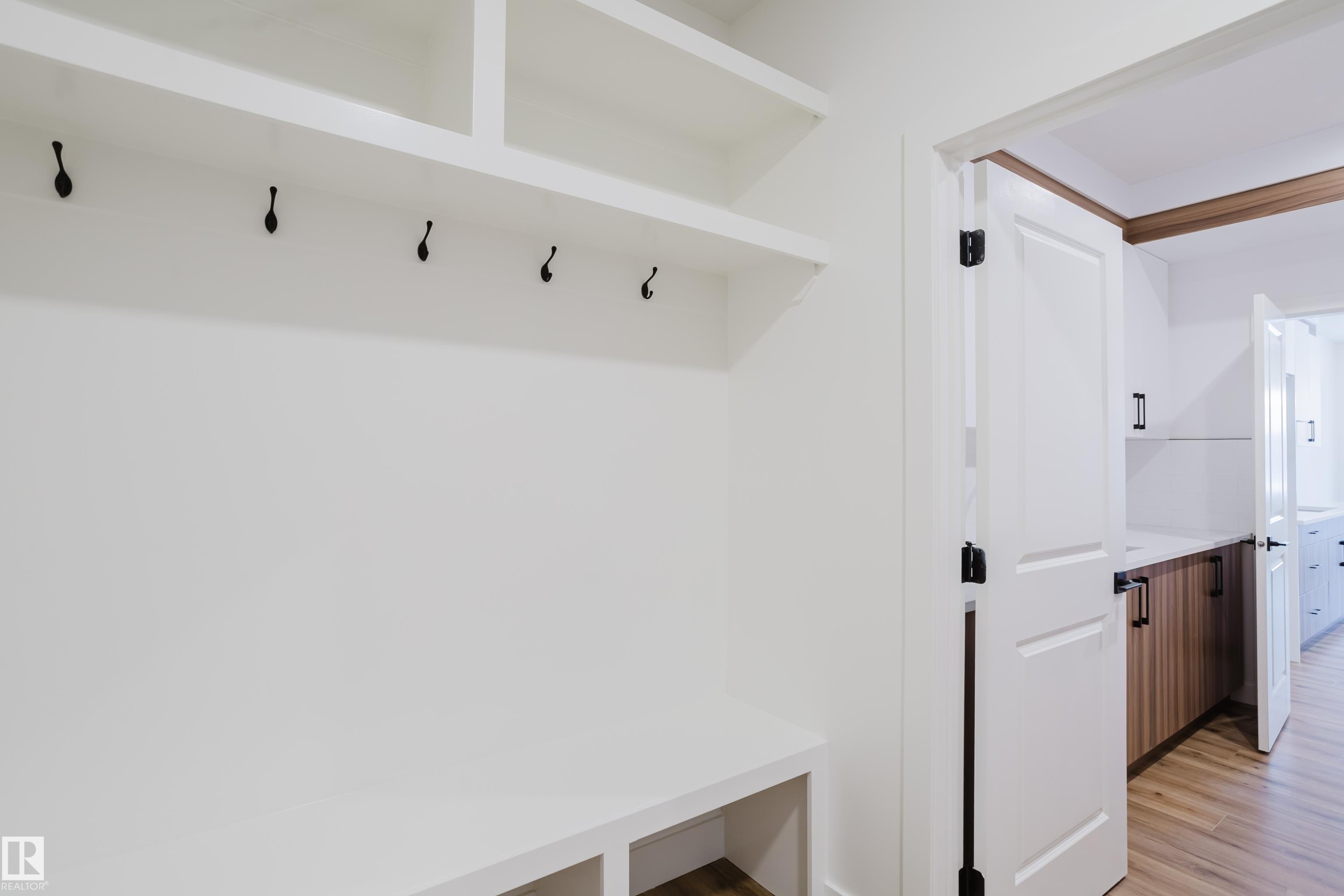 709 Elderberry Close, Edmonton, AB - Indoor