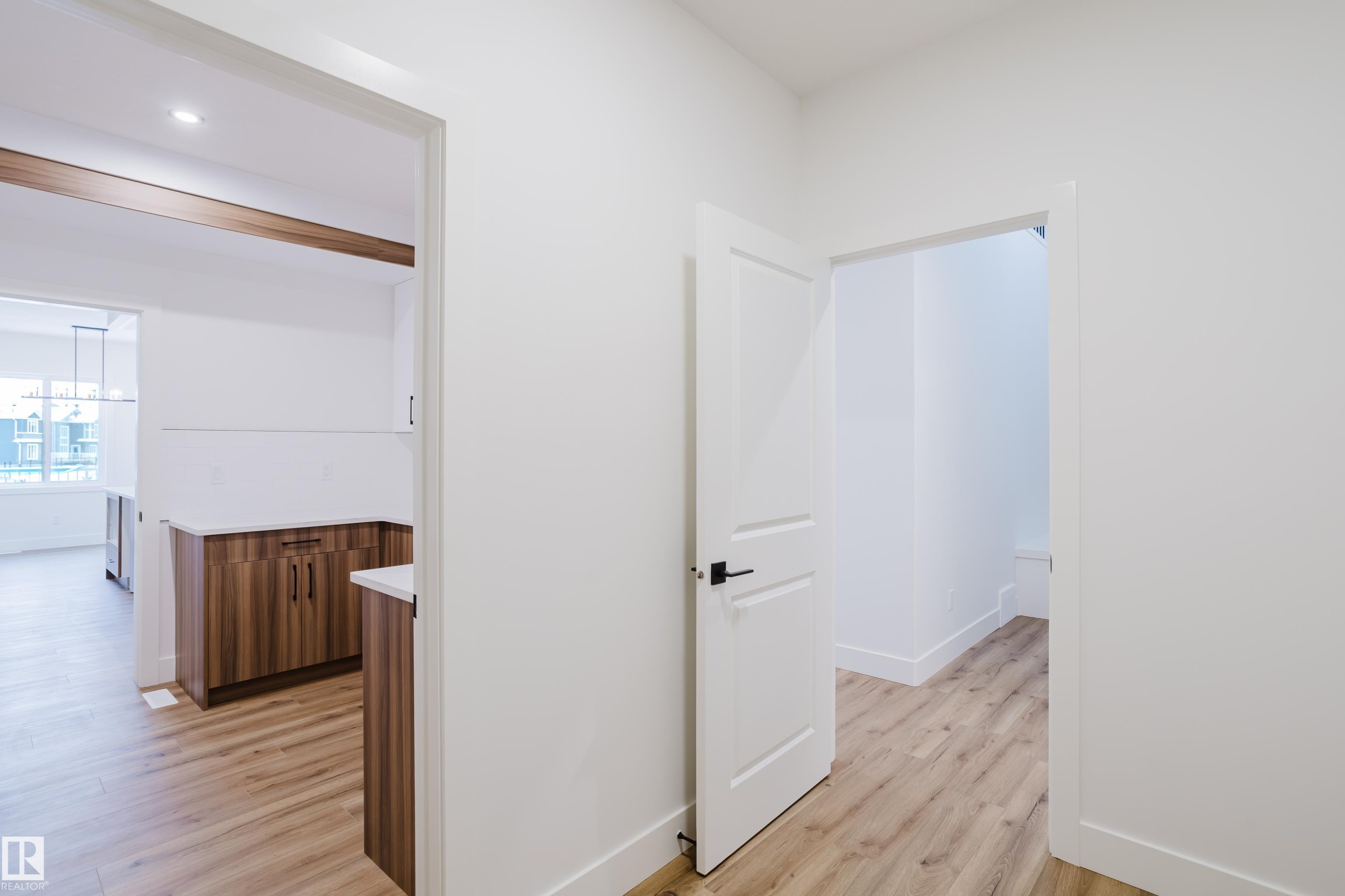 709 Elderberry Close, Edmonton, AB - Indoor Photo Showing Other Room