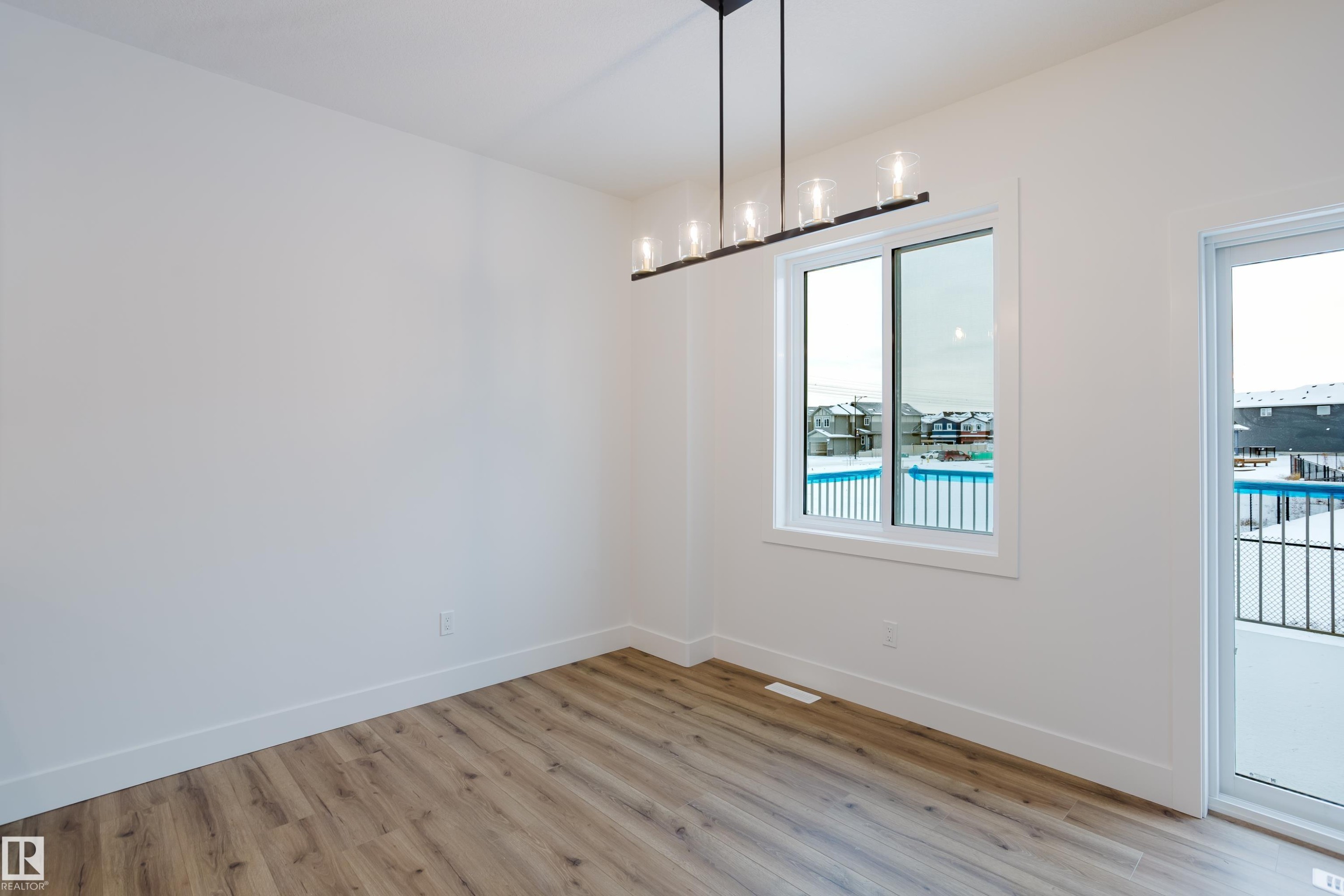 709 Elderberry Close, Edmonton, AB - Indoor Photo Showing Other Room