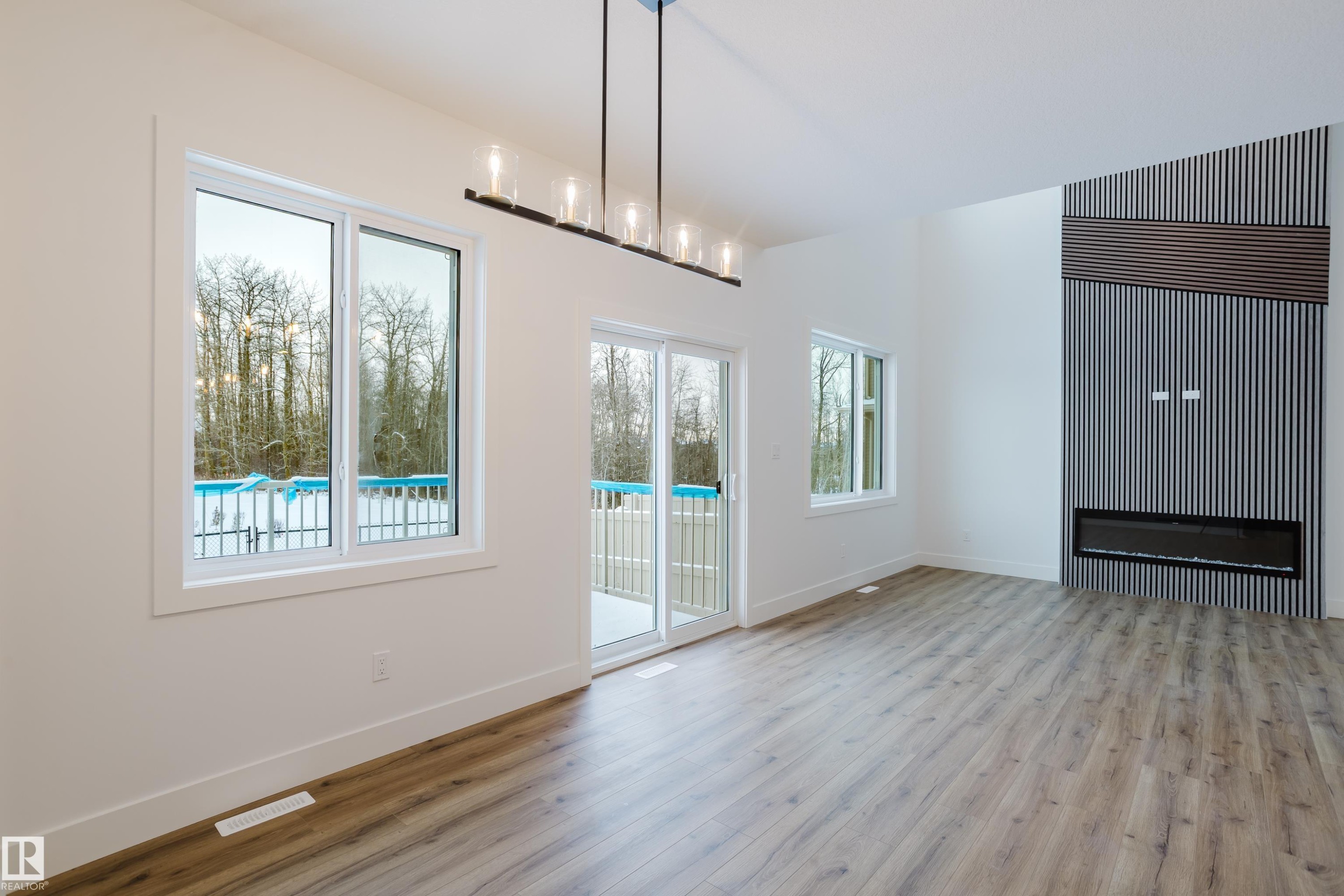 709 Elderberry Close, Edmonton, AB - Indoor Photo Showing Other Room