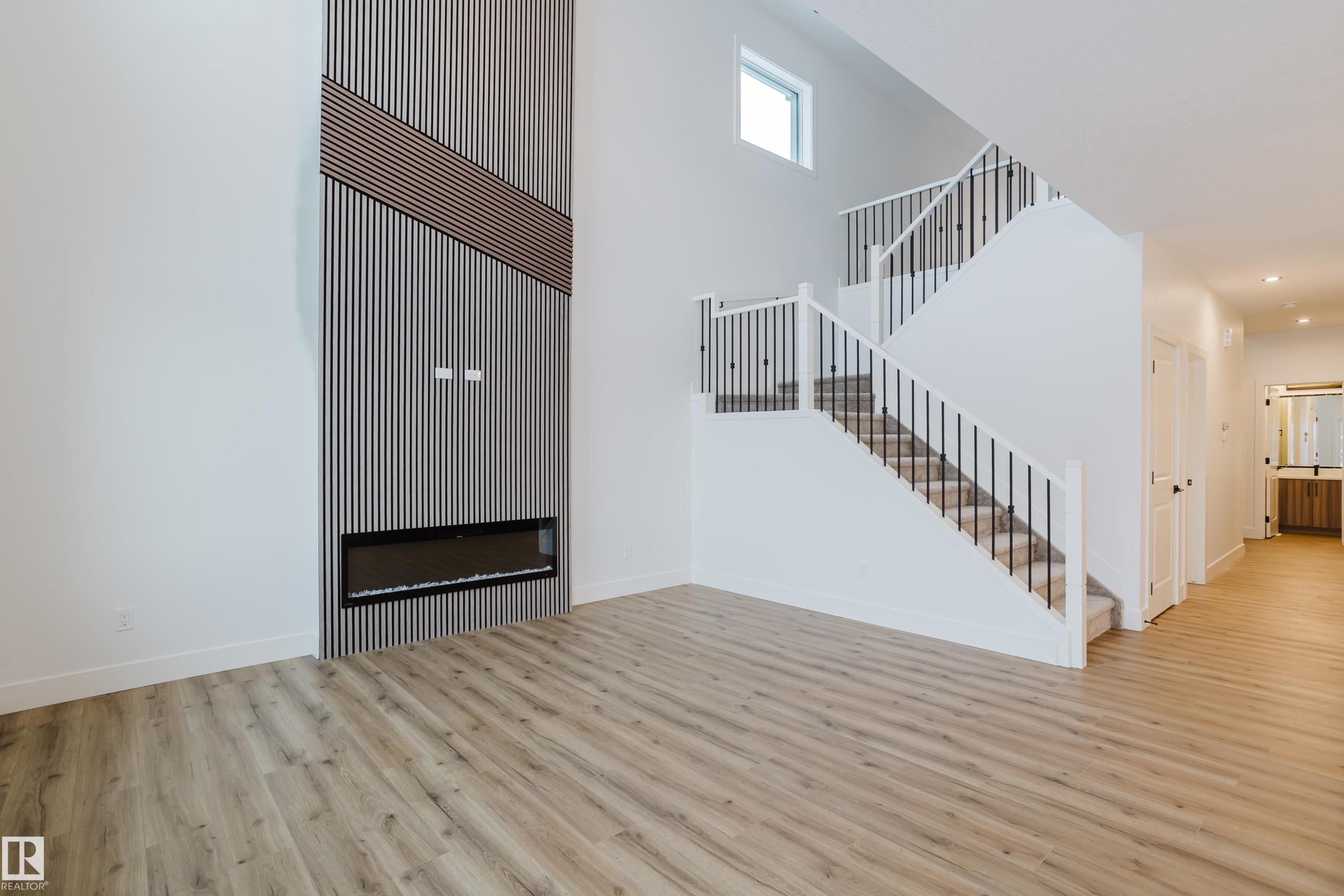 709 Elderberry Close, Edmonton, AB - Indoor Photo Showing Other Room