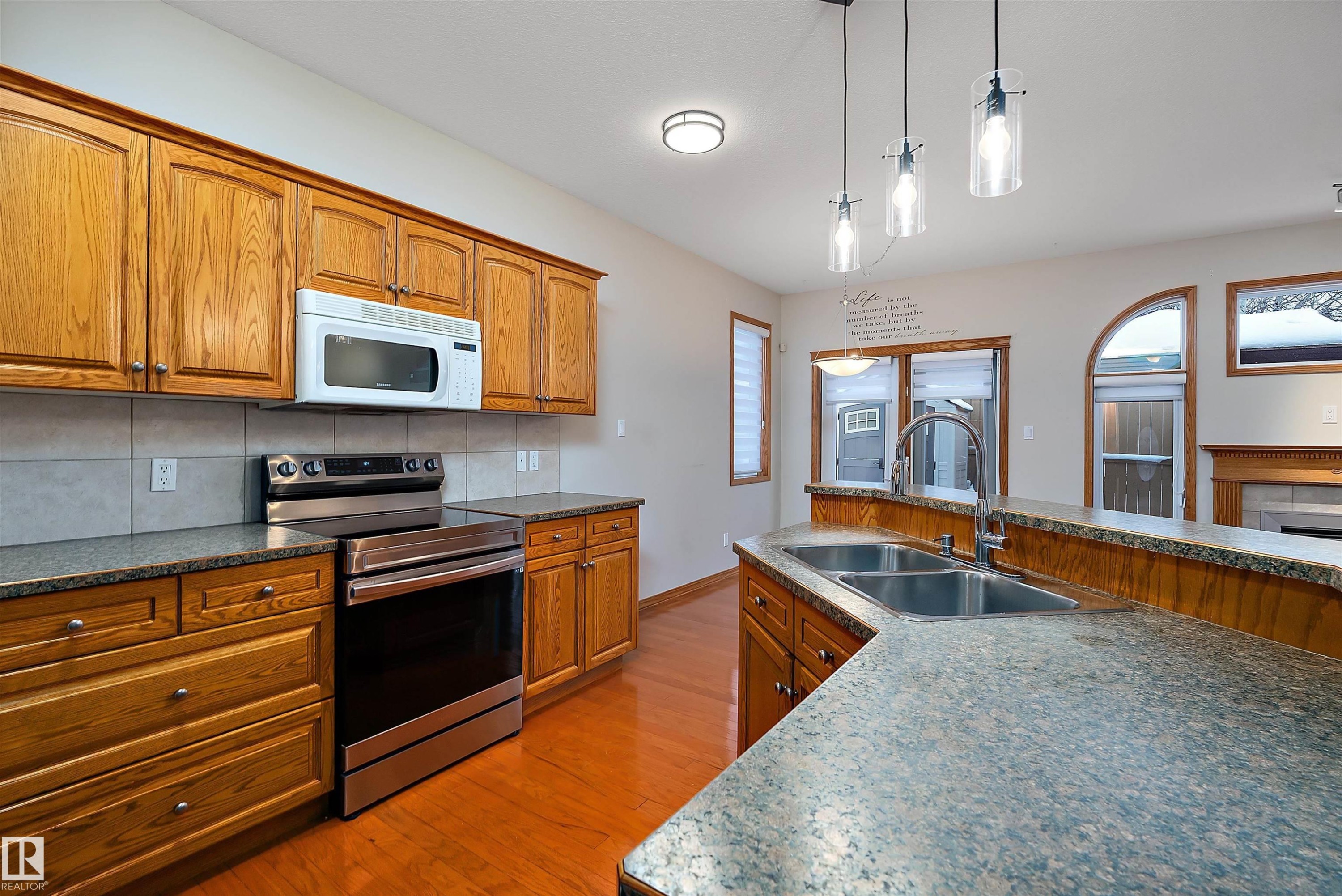 4931 48 Avenue, Onoway, AB - Indoor Photo Showing Kitchen With Double Sink