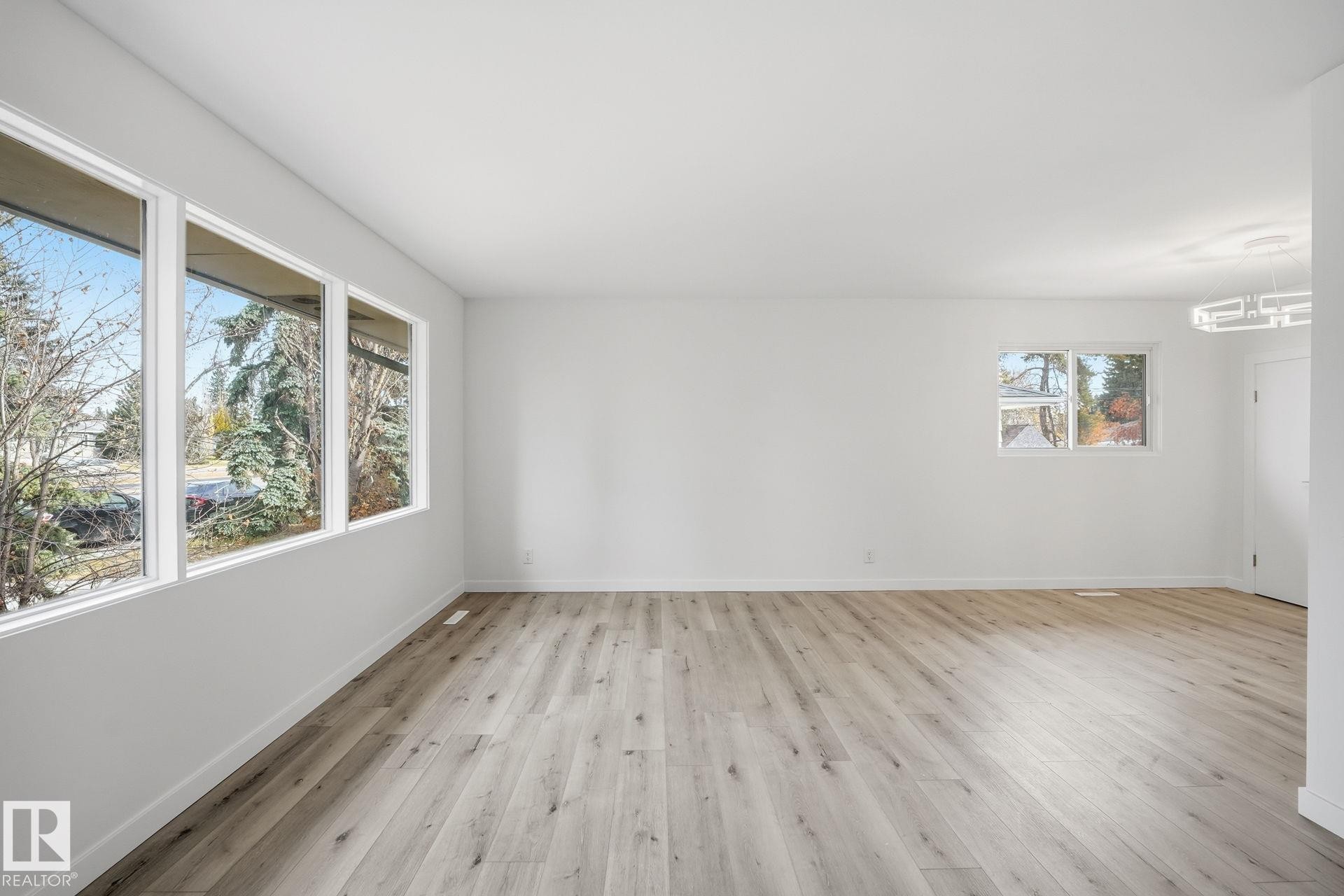 14719 87 Avenue, Edmonton, AB - Indoor Photo Showing Other Room