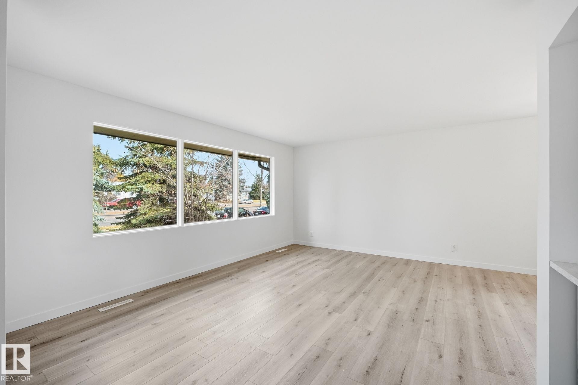 14719 87 Avenue, Edmonton, AB - Indoor