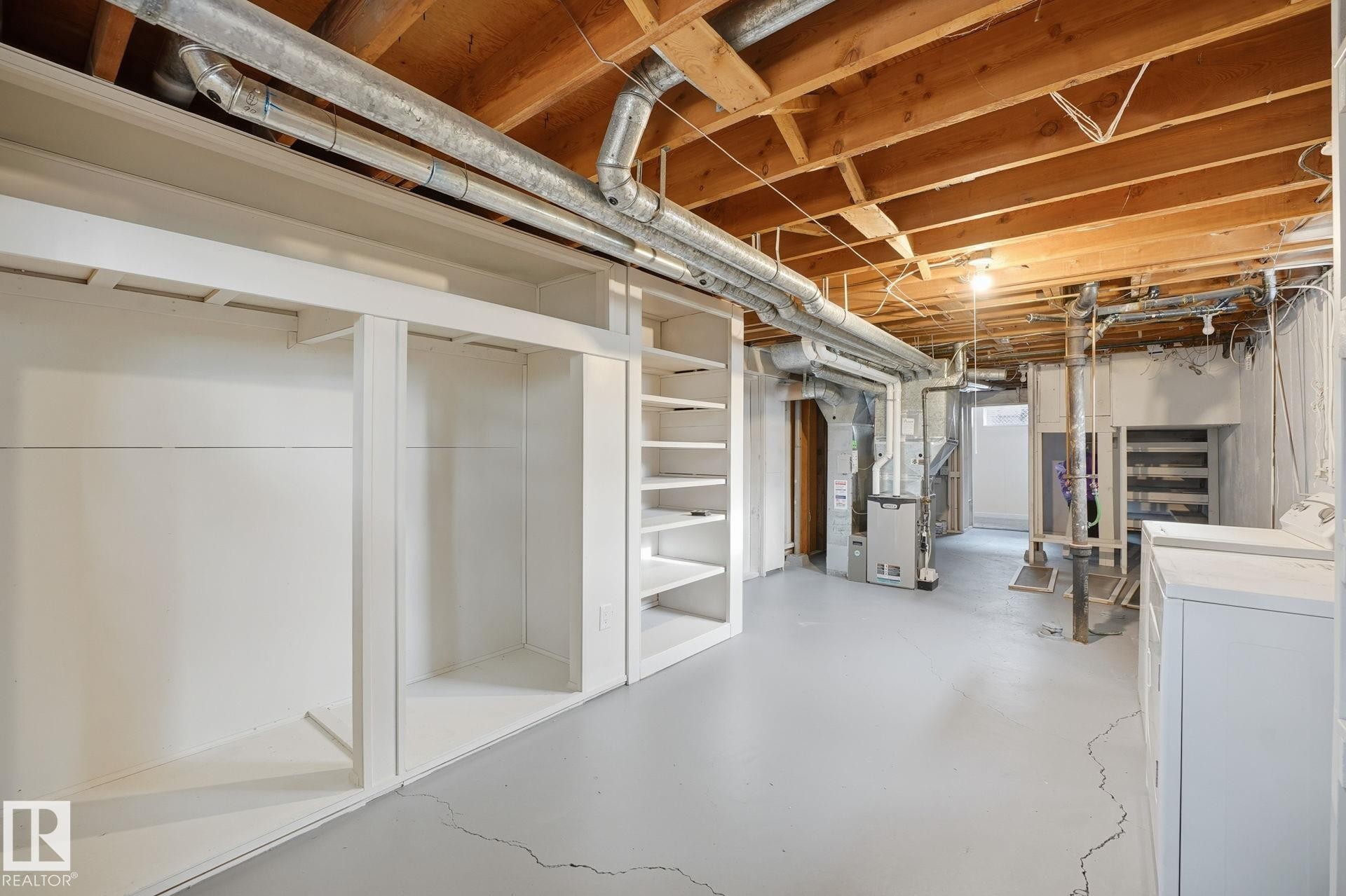 14719 87 Avenue, Edmonton, AB - Indoor