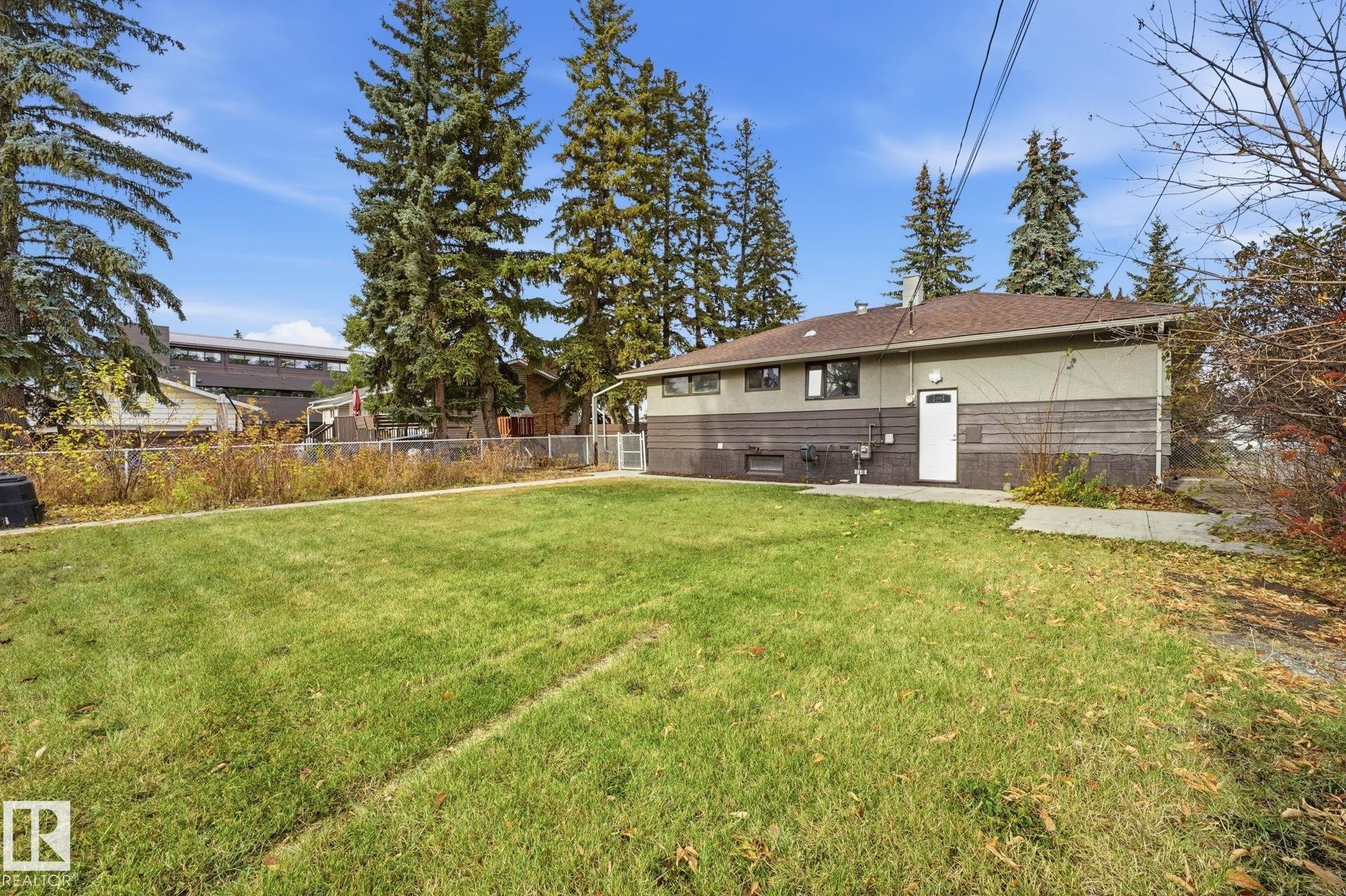 14719 87 Avenue, Edmonton, AB - Outdoor