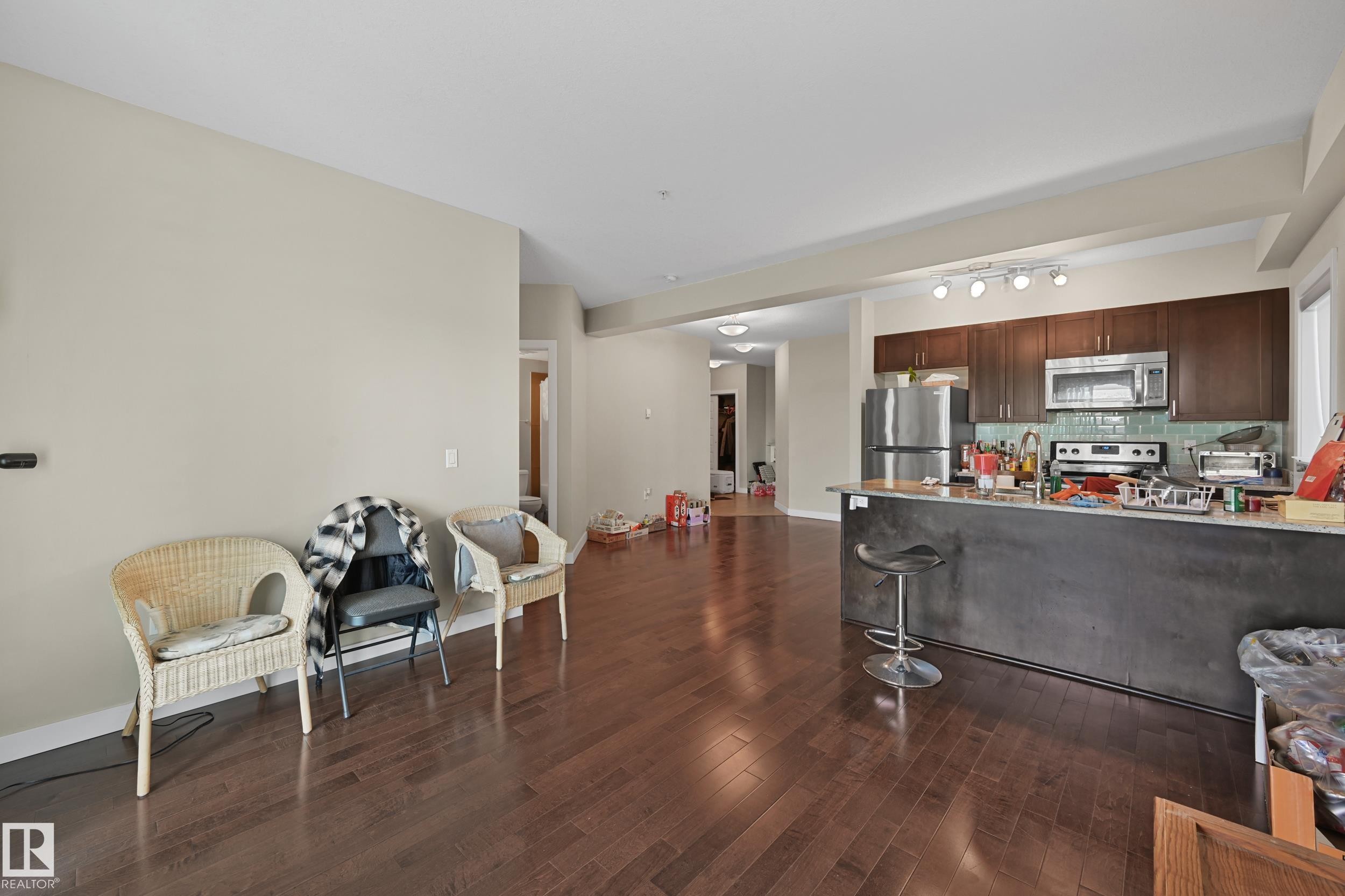 313 1230 Windermere Way, Edmonton, AB - Indoor Photo Showing Kitchen