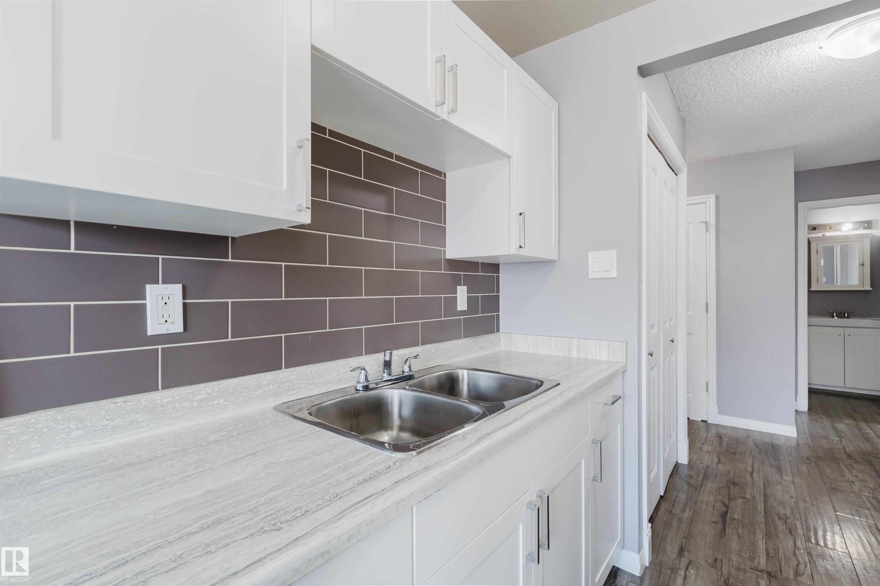 307 10140 151 Street, Edmonton, AB - Indoor Photo Showing Kitchen With Double Sink
