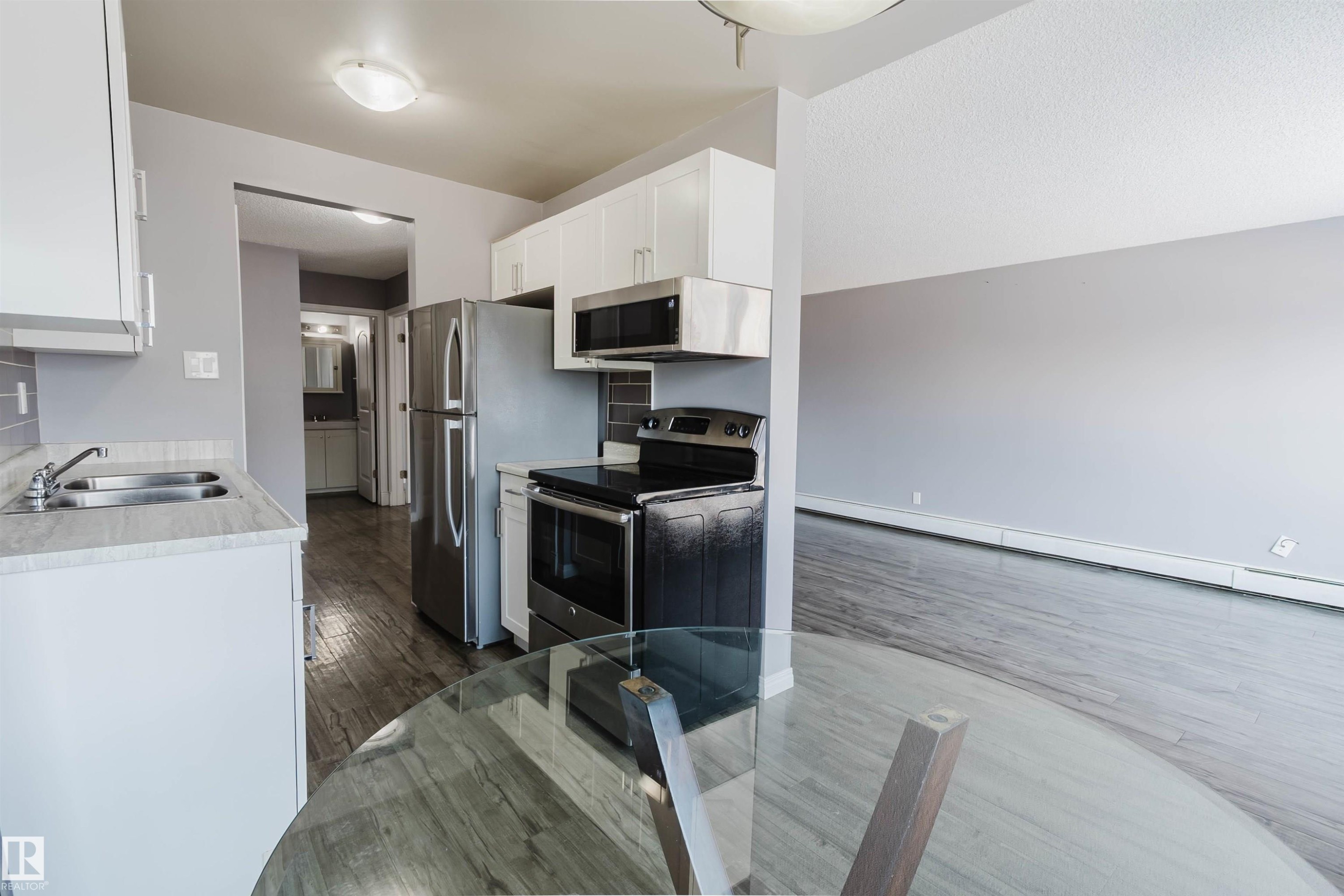307 10140 151 Street, Edmonton, AB - Indoor Photo Showing Kitchen With Double Sink