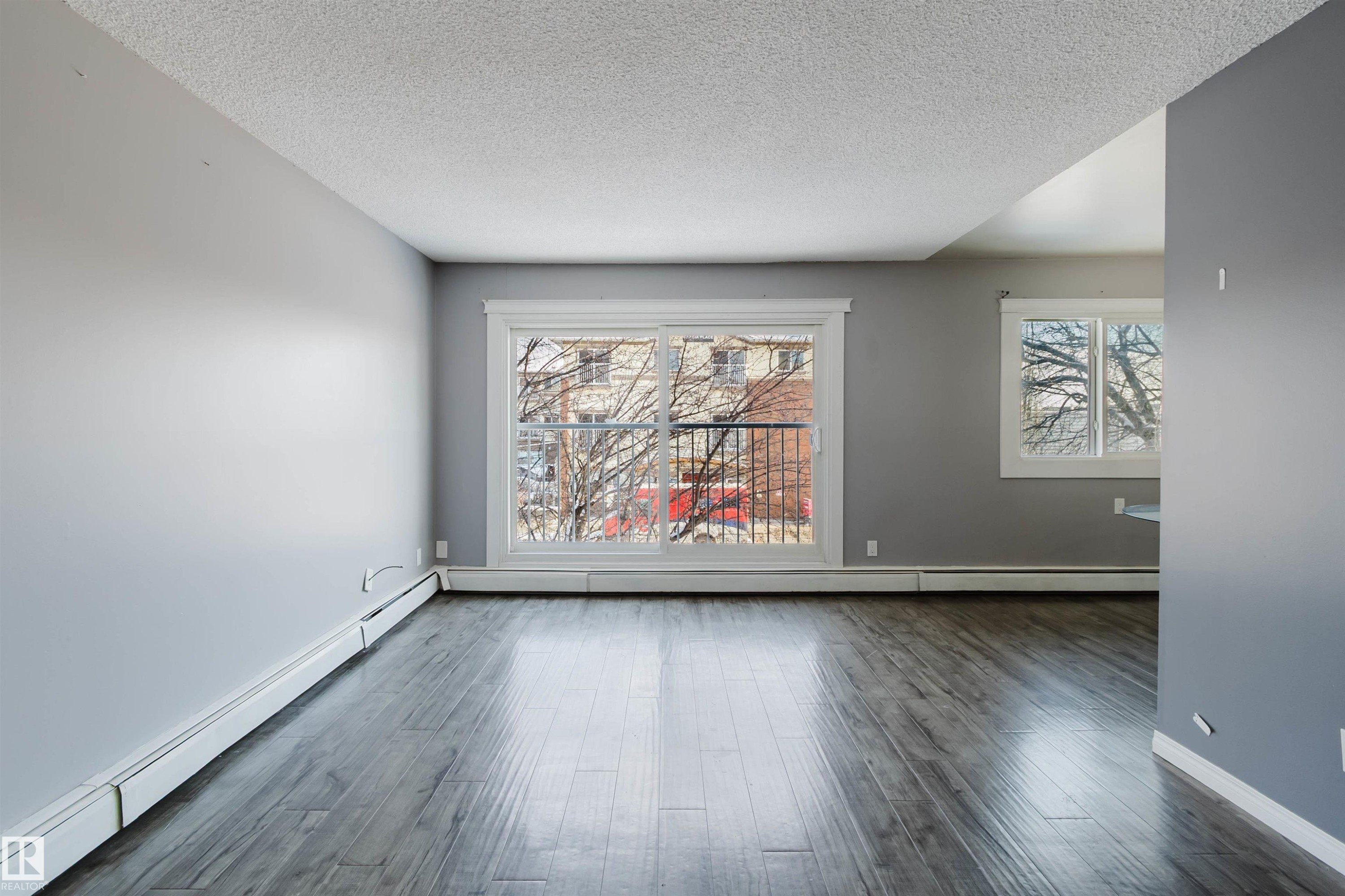 307 10140 151 Street, Edmonton, AB - Indoor