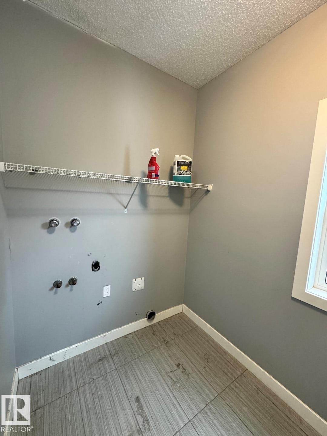 1352 Secord Landing Landing, Edmonton, AB - Indoor Photo Showing Other Room