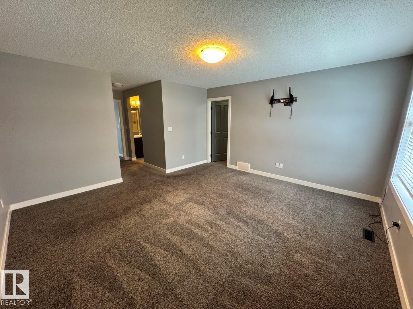 1352 Secord Landing Landing, Edmonton, AB - Indoor Photo Showing Other Room