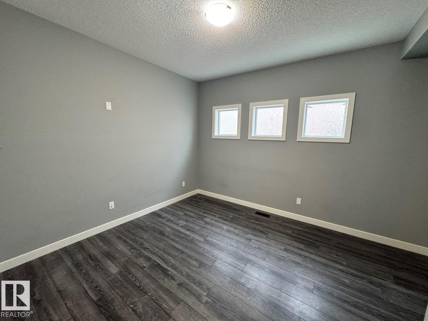 1352 Secord Landing Landing, Edmonton, AB - Indoor Photo Showing Other Room