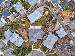 11147 36A Avenue Edmonton, AB T6J 0E6