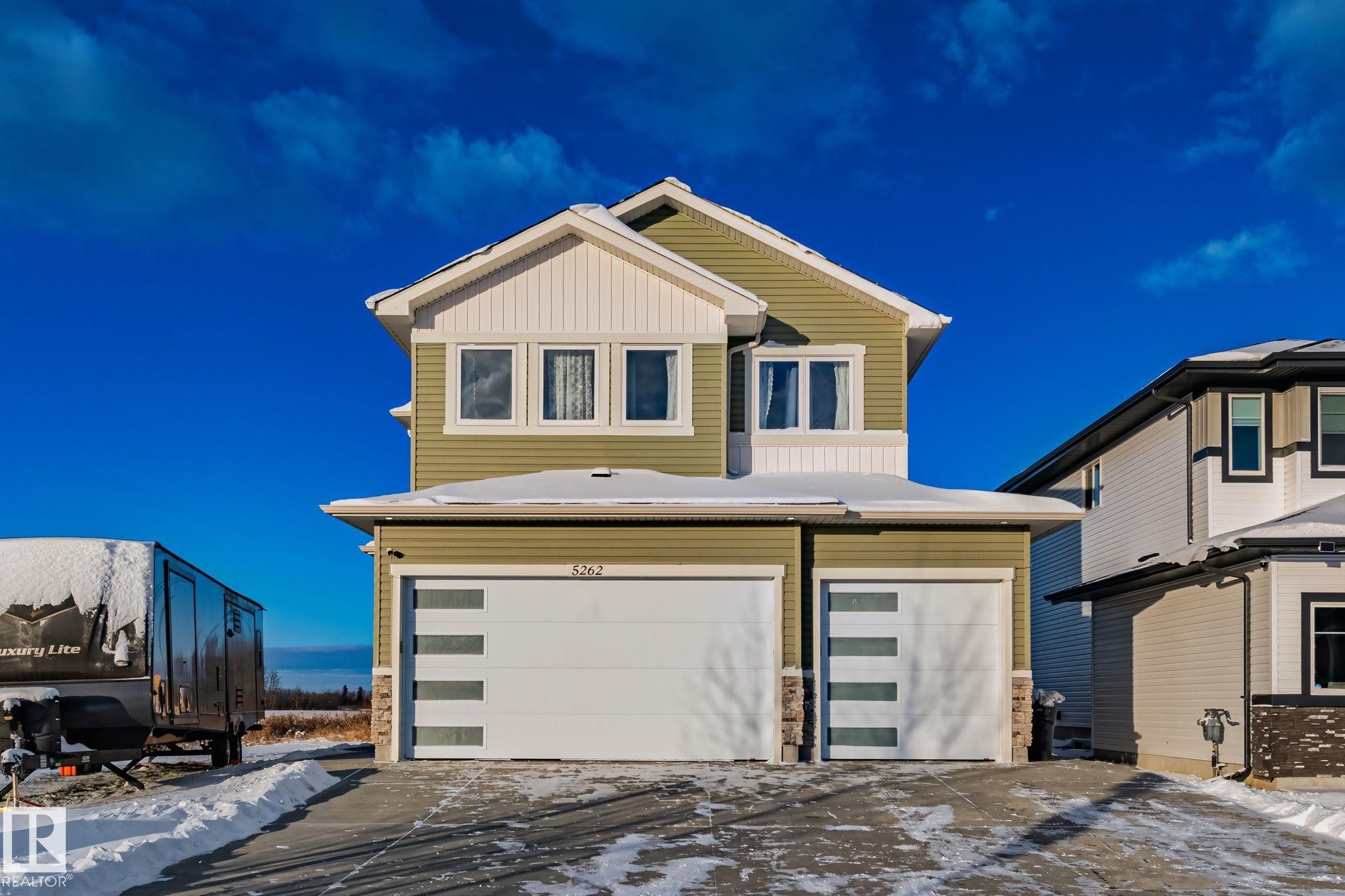 5262 47 Ave, Calmar, AB - Outdoor