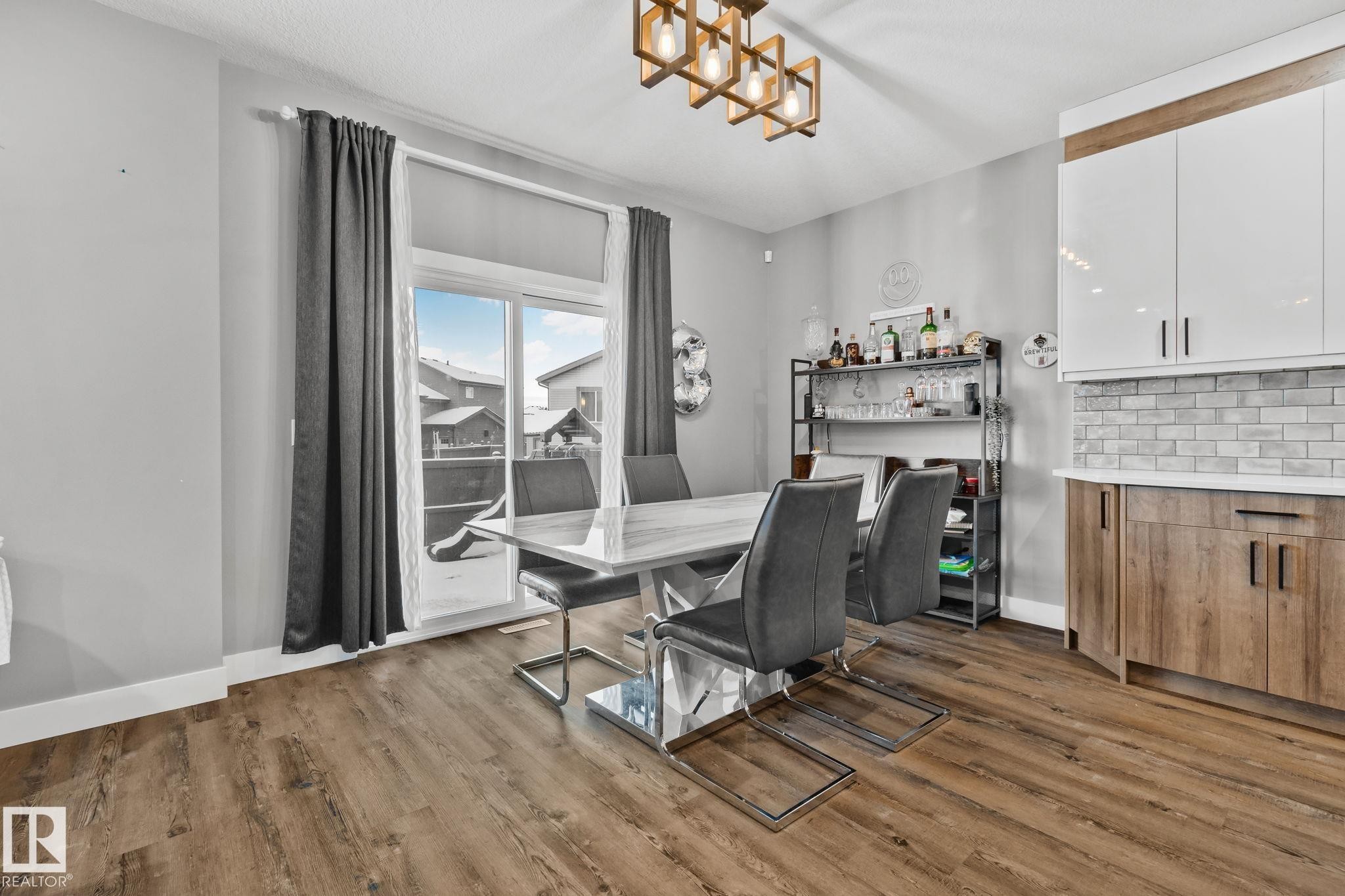 5262 47 Ave, Calmar, AB - Indoor Photo Showing Dining Room