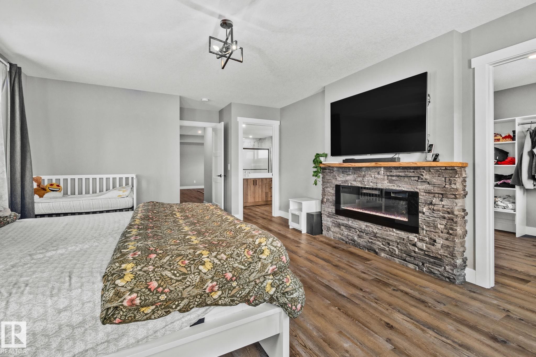 5262 47 Ave, Calmar, AB - Indoor Photo Showing Living Room With Fireplace