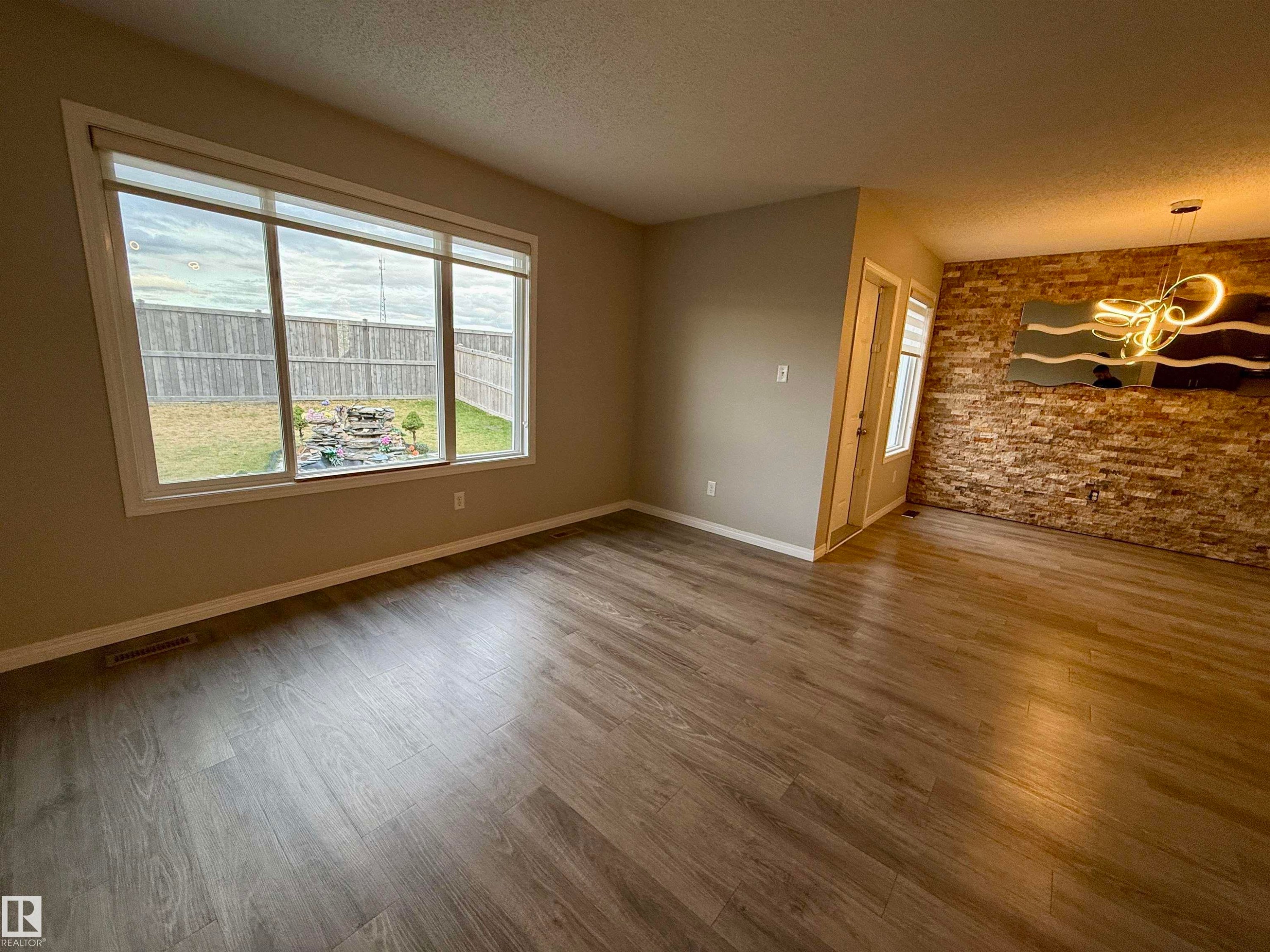 17023 38 Street, Edmonton, AB - Indoor