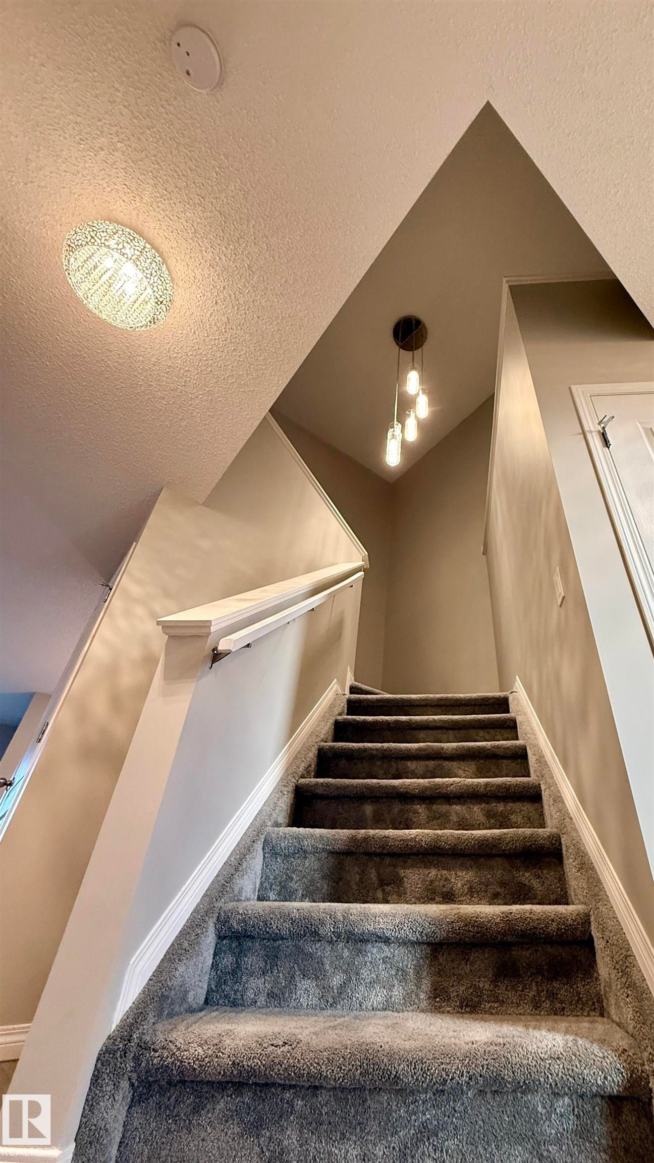 17023 38 Street, Edmonton, AB - Indoor Photo Showing Other Room