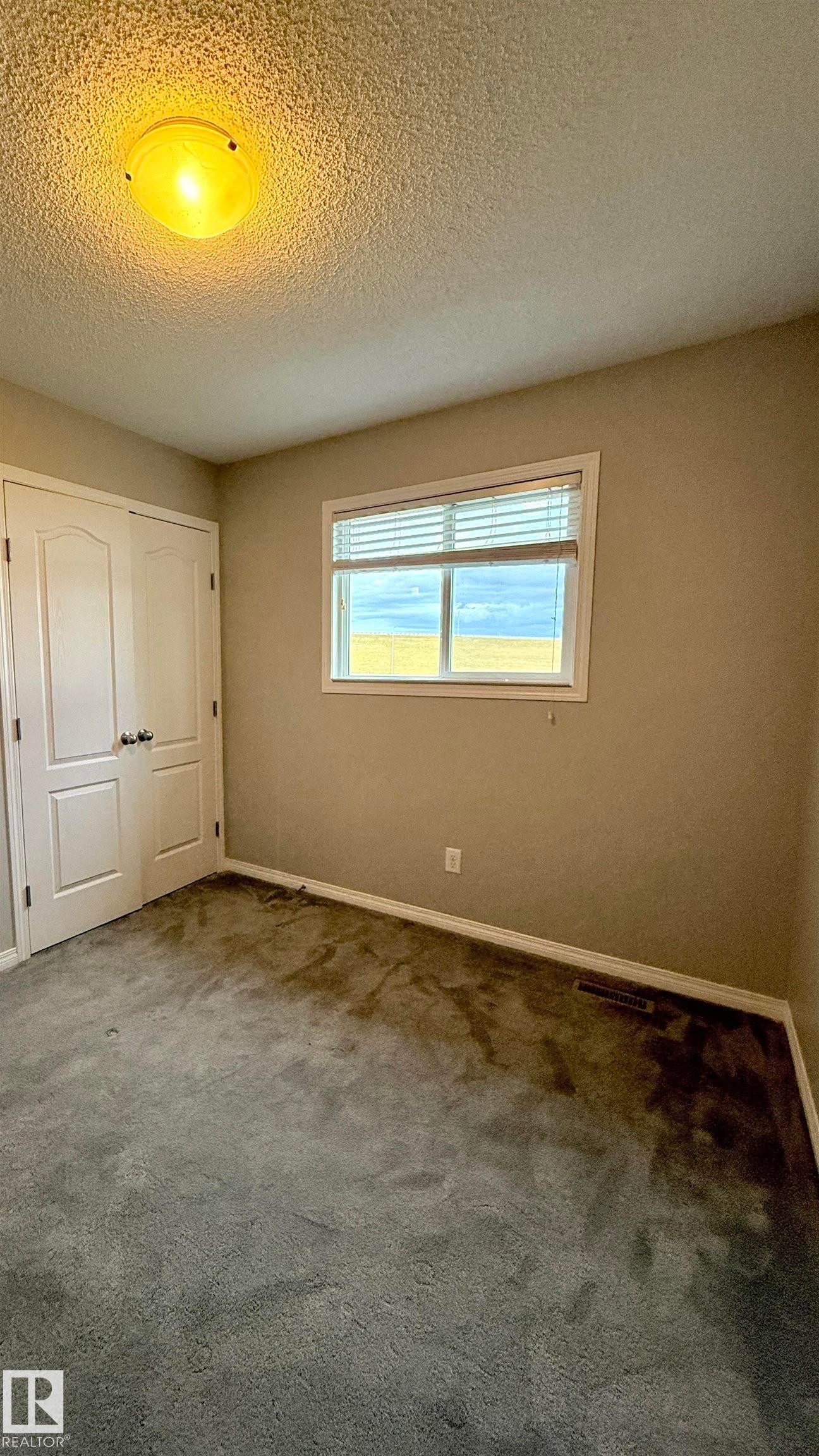 17023 38 Street, Edmonton, AB - Indoor Photo Showing Other Room
