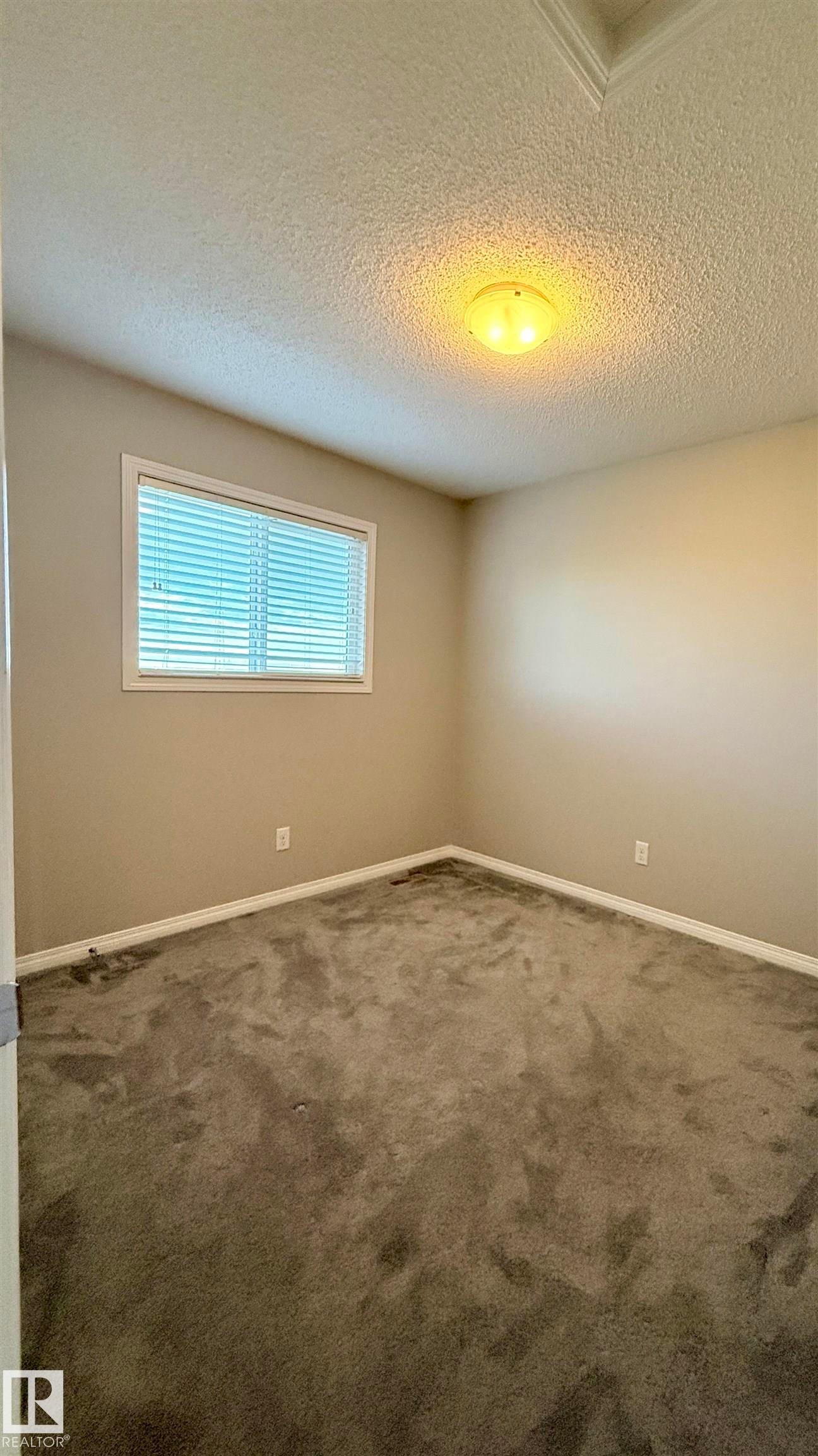 17023 38 Street, Edmonton, AB - Indoor Photo Showing Other Room