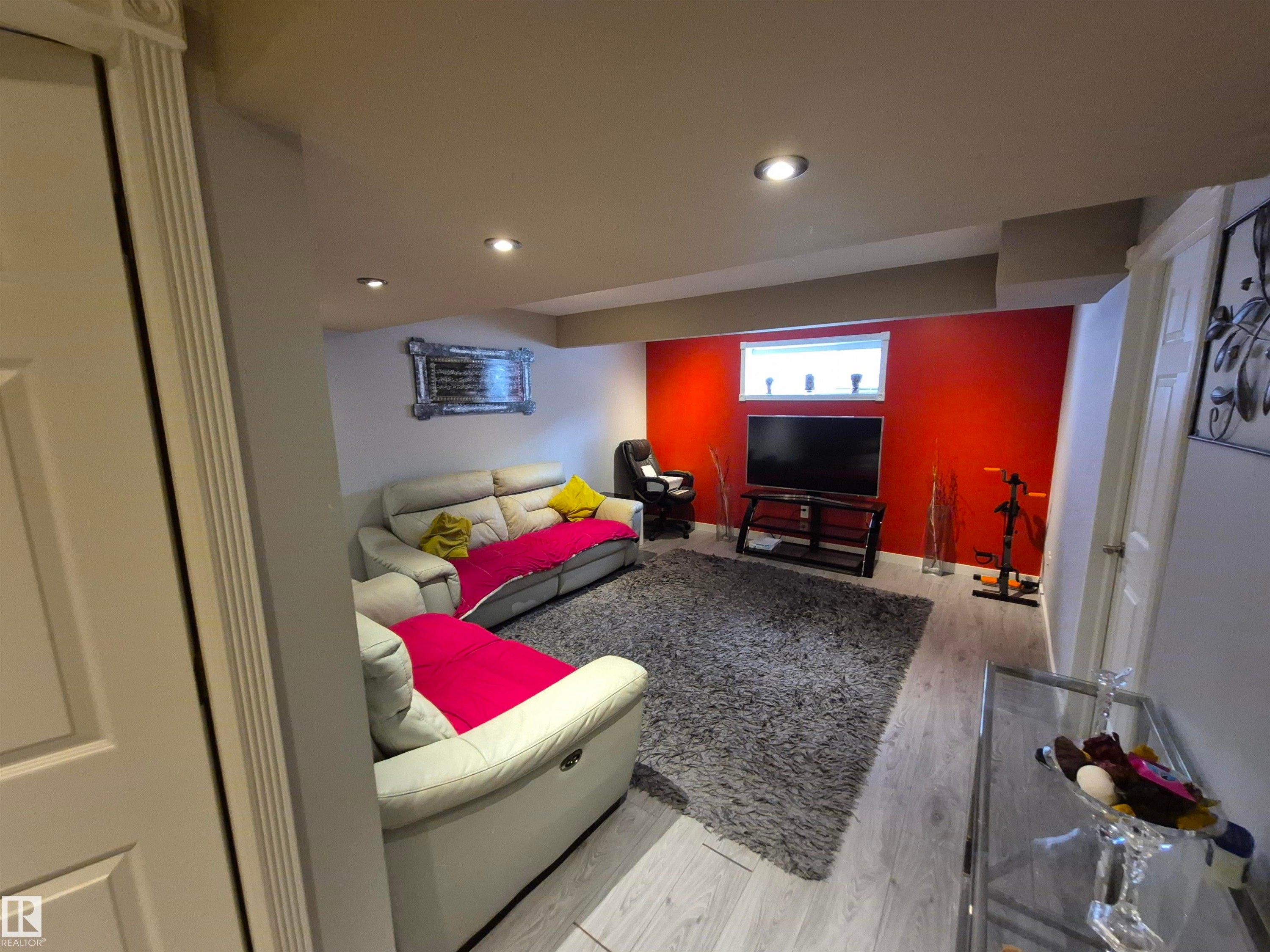 17023 38 Street, Edmonton, AB - Indoor