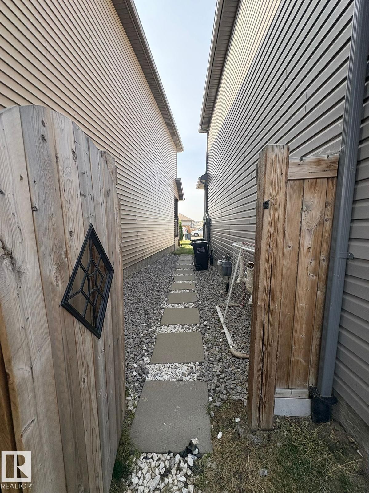 17023 38 Street, Edmonton, AB - Outdoor With Exterior