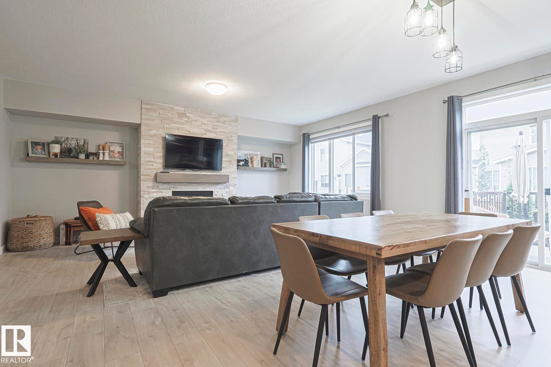 2011 201 Street, Edmonton, AB - Indoor Photo Showing Dining Room