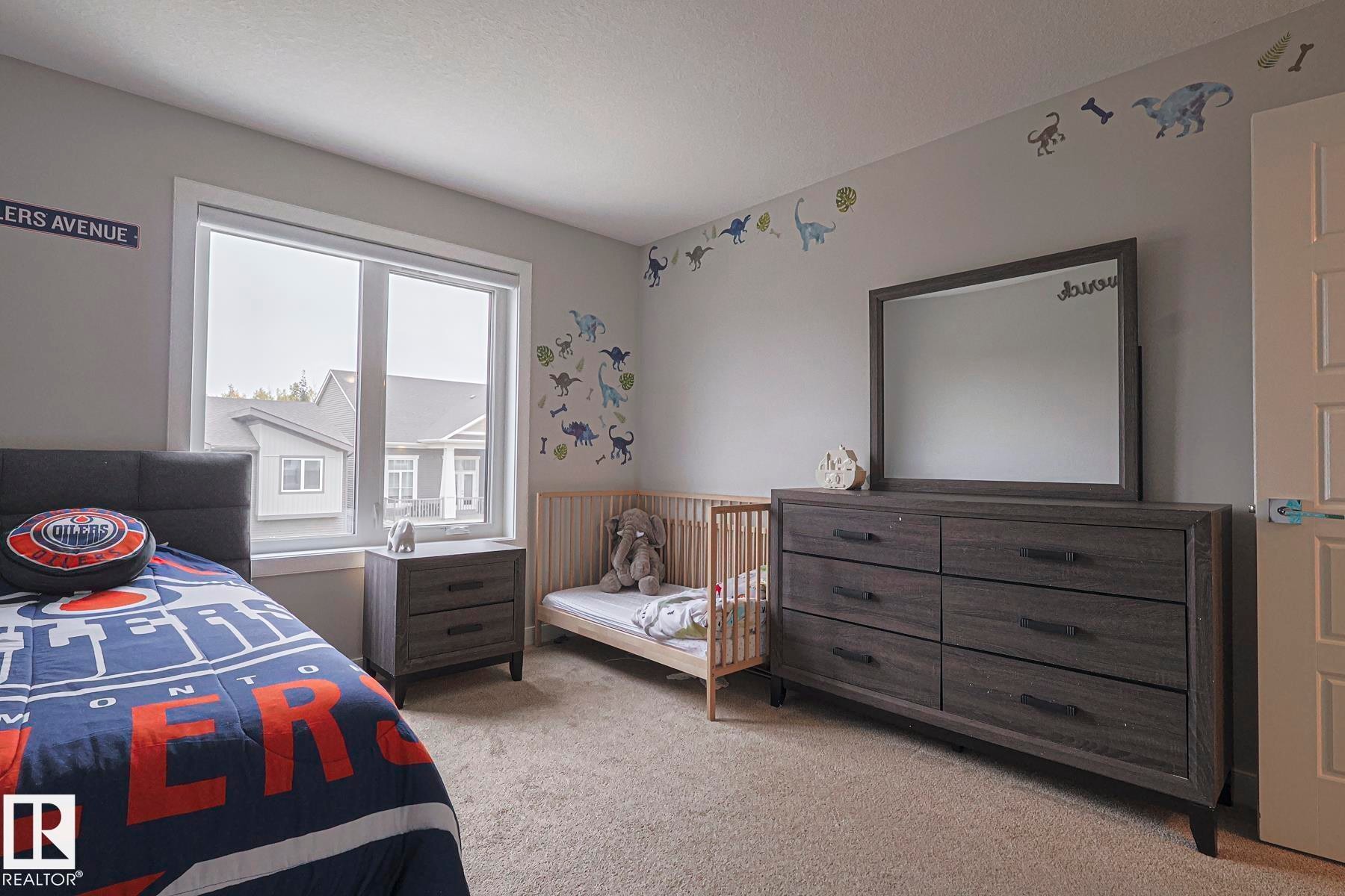 2011 201 Street, Edmonton, AB - Indoor Photo Showing Bedroom