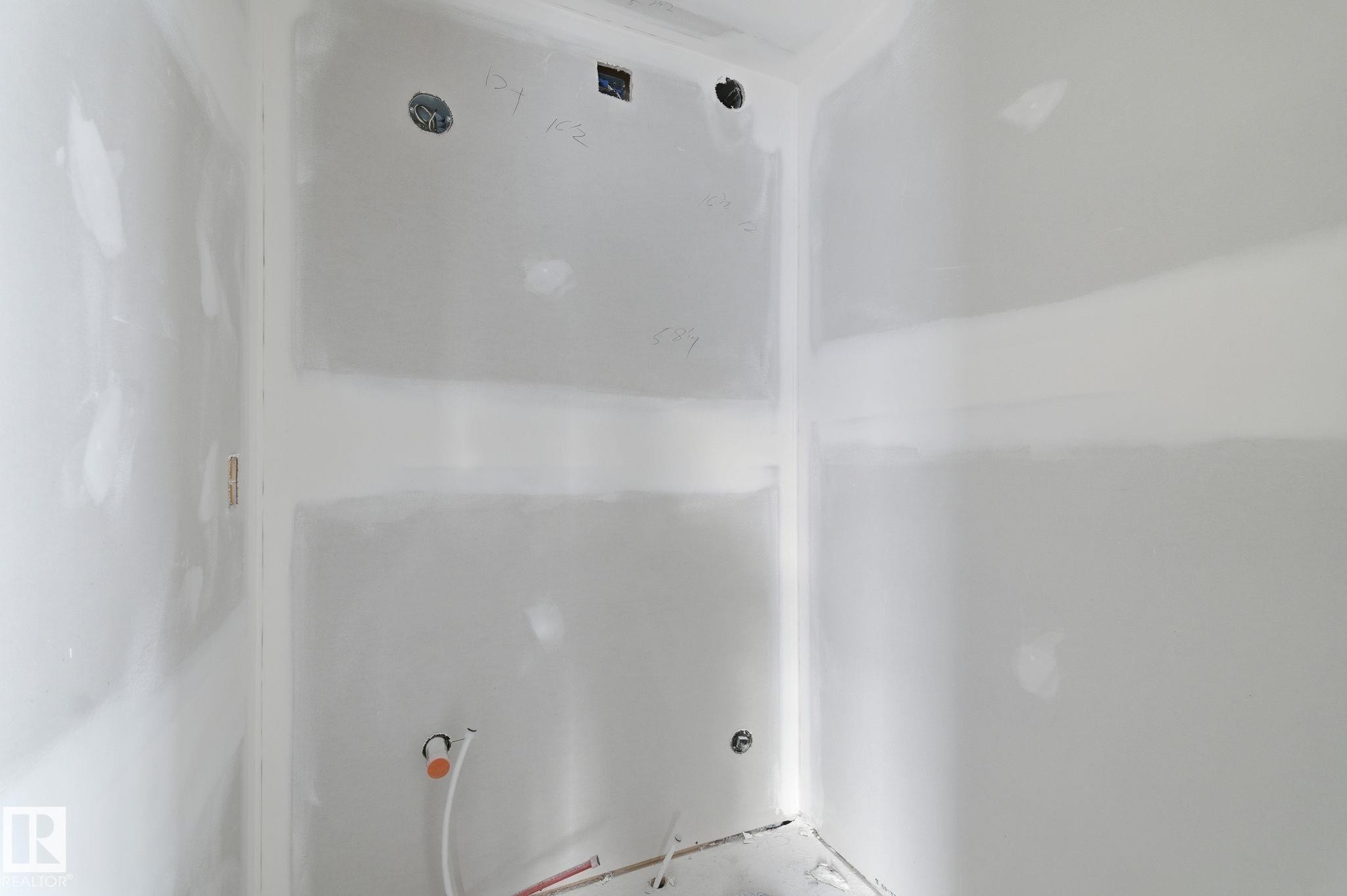 11323 106 St, Edmonton, AB - Indoor