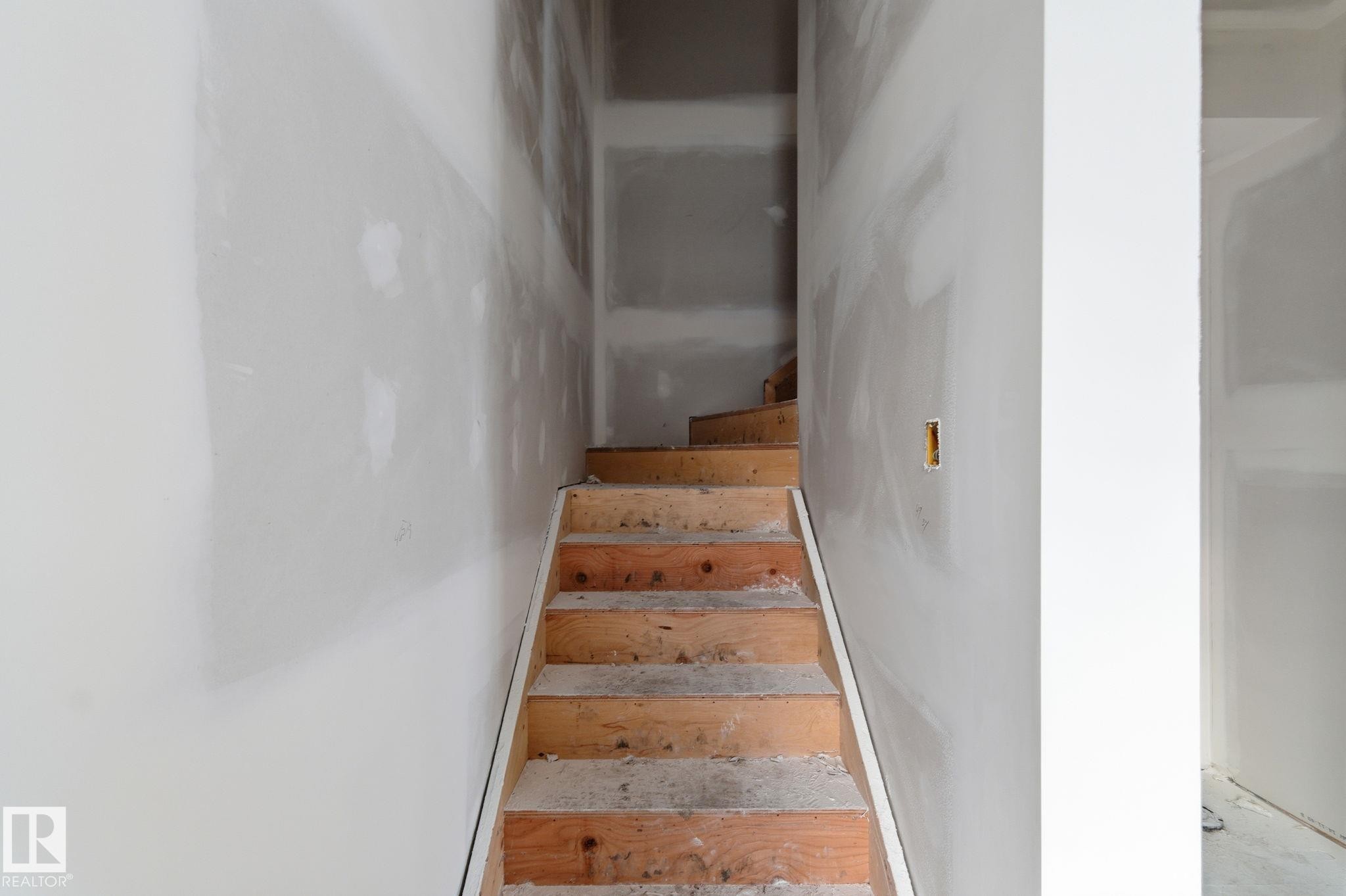 11323 106 St, Edmonton, AB - Indoor Photo Showing Other Room