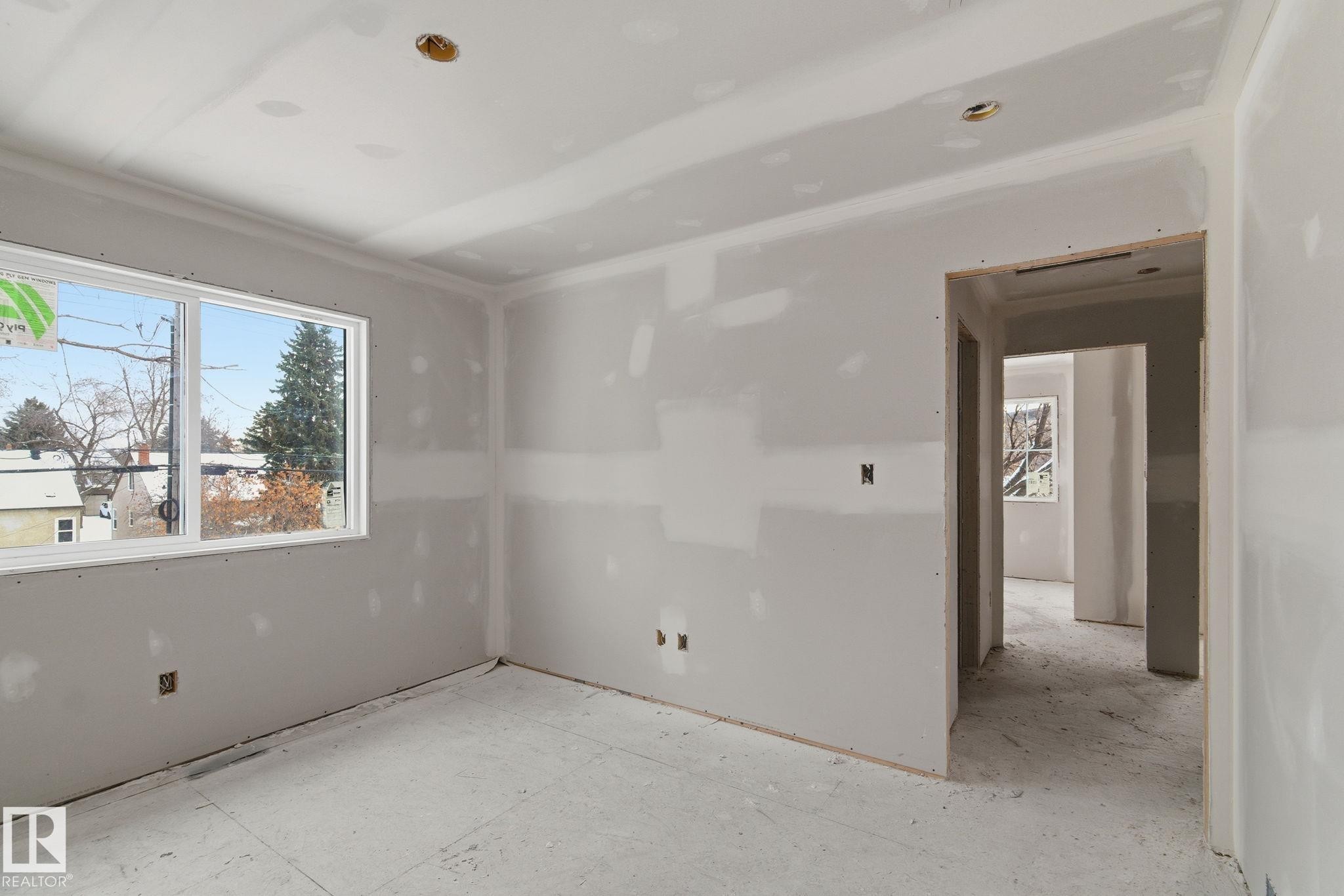 11323 106 St, Edmonton, AB - Indoor Photo Showing Other Room