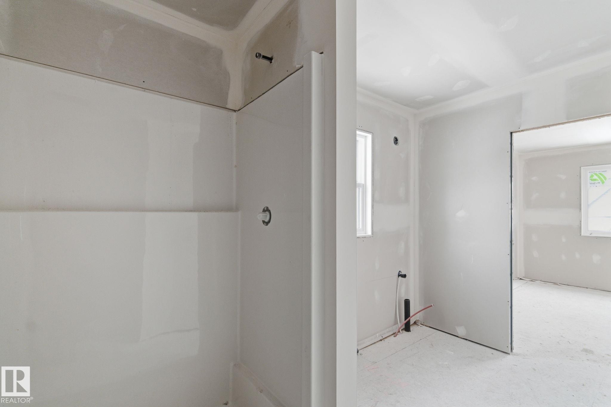 11323 106 St, Edmonton, AB - Indoor Photo Showing Other Room