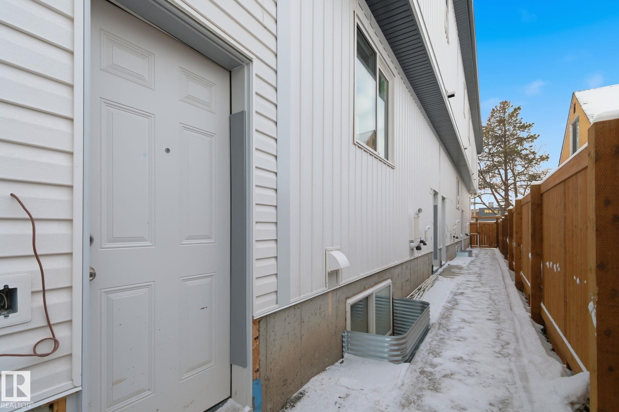 11323 106 St, Edmonton, AB - Outdoor With Exterior