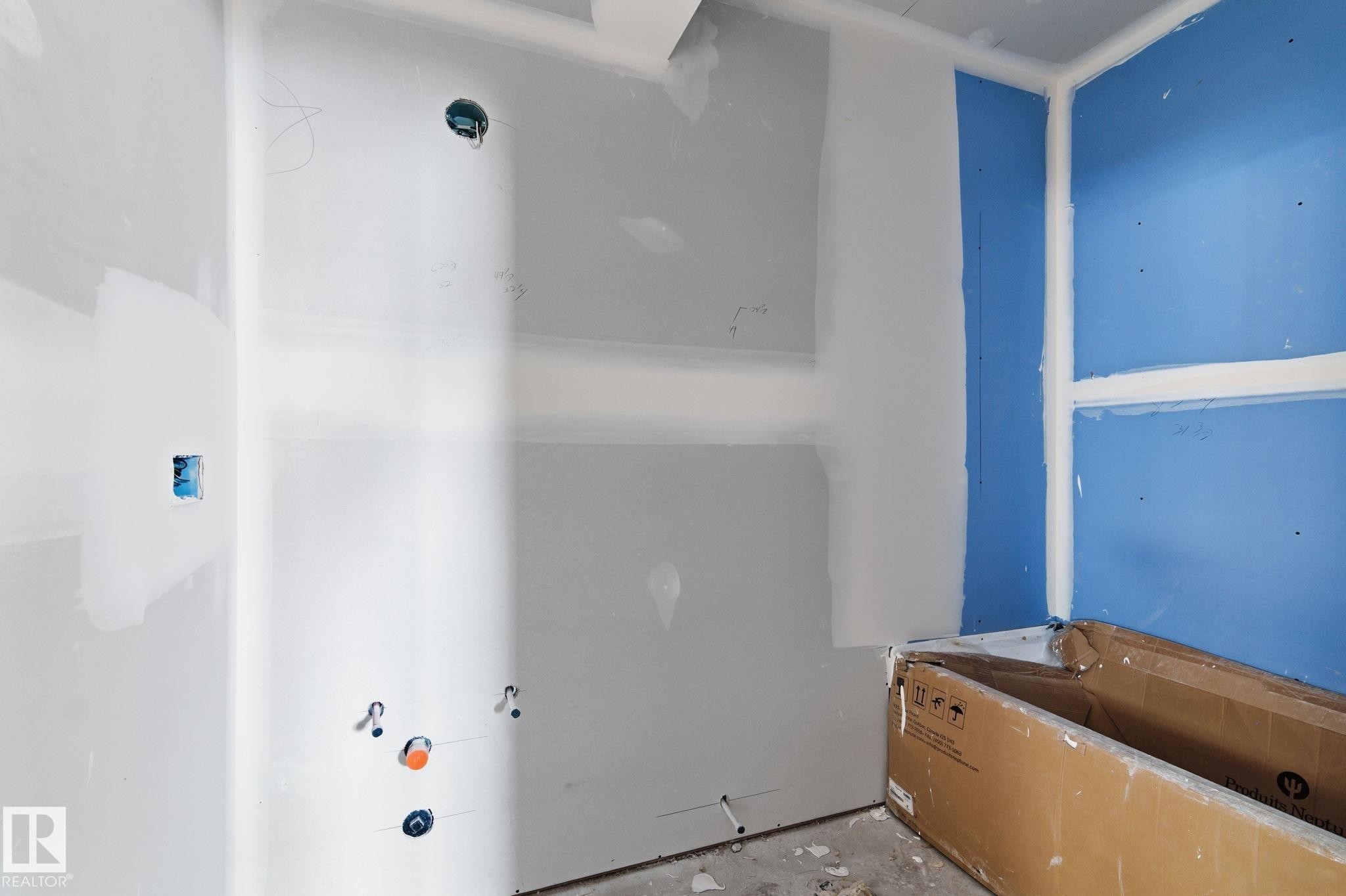 11323 106 St, Edmonton, AB - Indoor