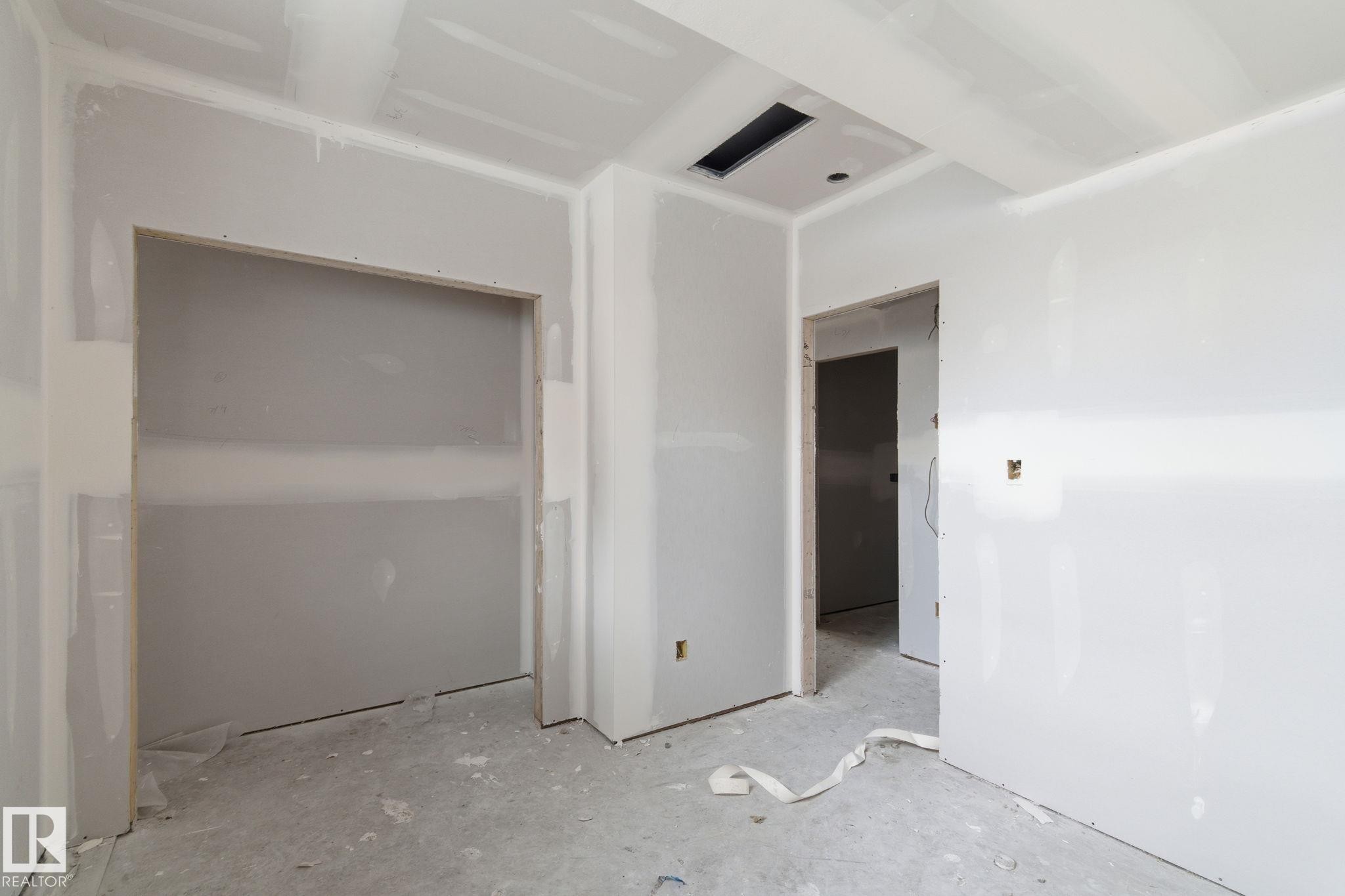 11323 106 St, Edmonton, AB - Indoor Photo Showing Other Room