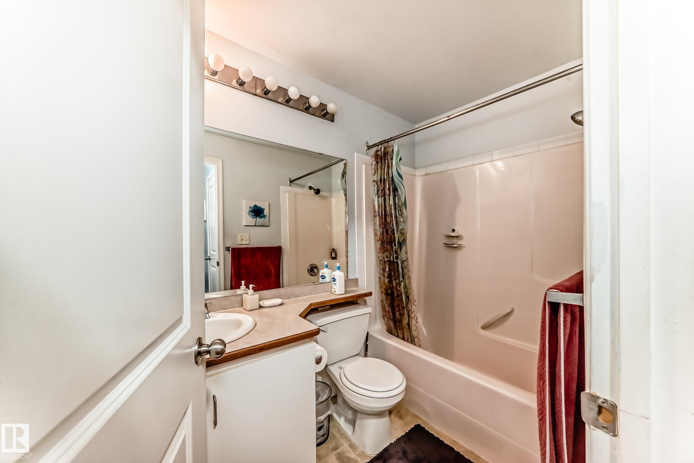 108 10535 122 Street, Edmonton, AB - Indoor Photo Showing Bathroom