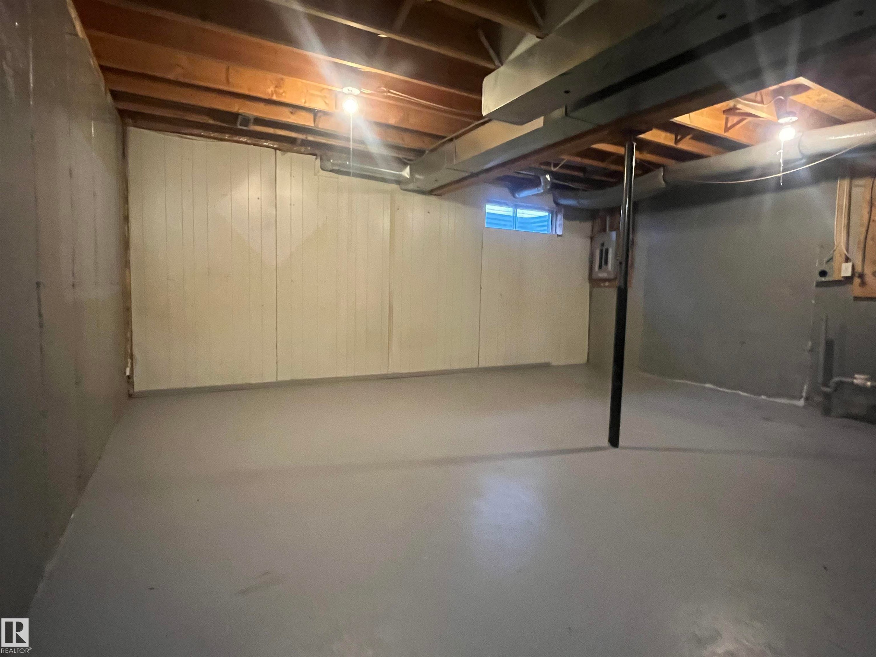 F-17 Imperial Crescent, Devon, AB - Indoor Photo Showing Basement