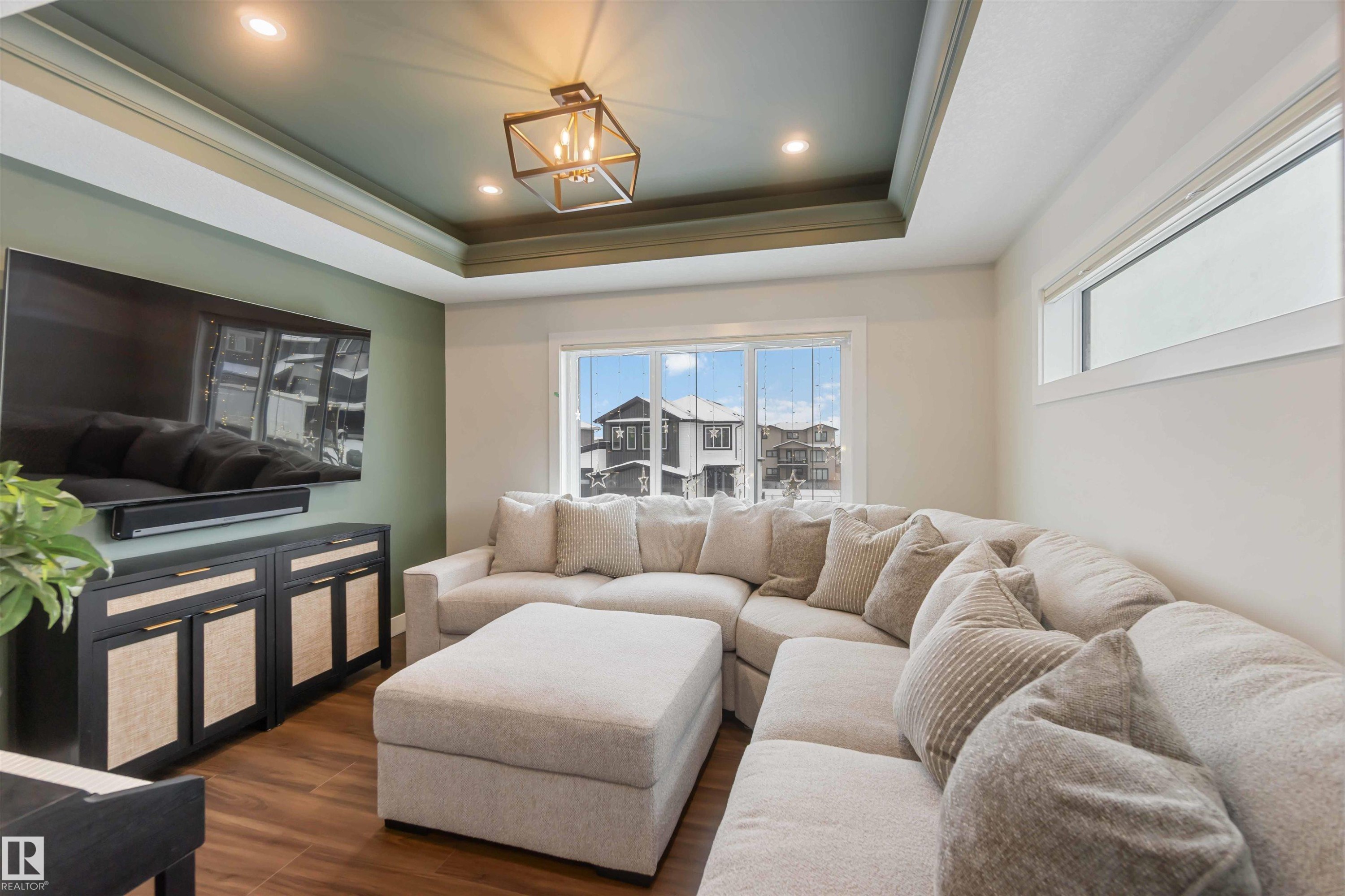 53 Deer Meadow Crescent, Fort Saskatchewan, AB - Indoor Photo Showing Living Room