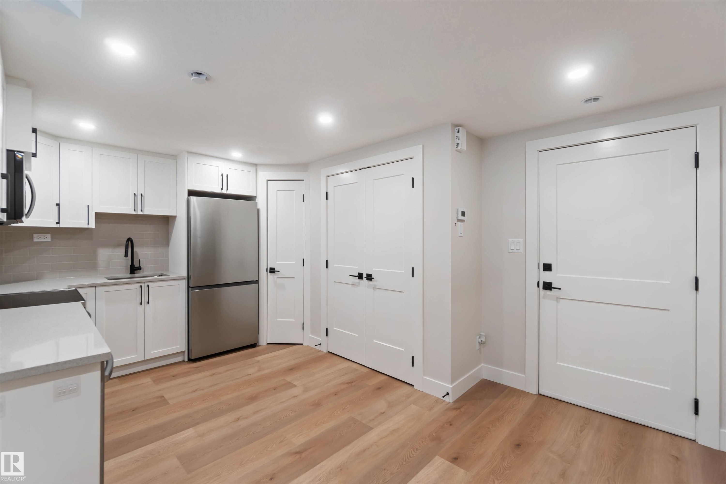 53 Deer Meadow Crescent, Fort Saskatchewan, AB - Indoor Photo Showing Kitchen