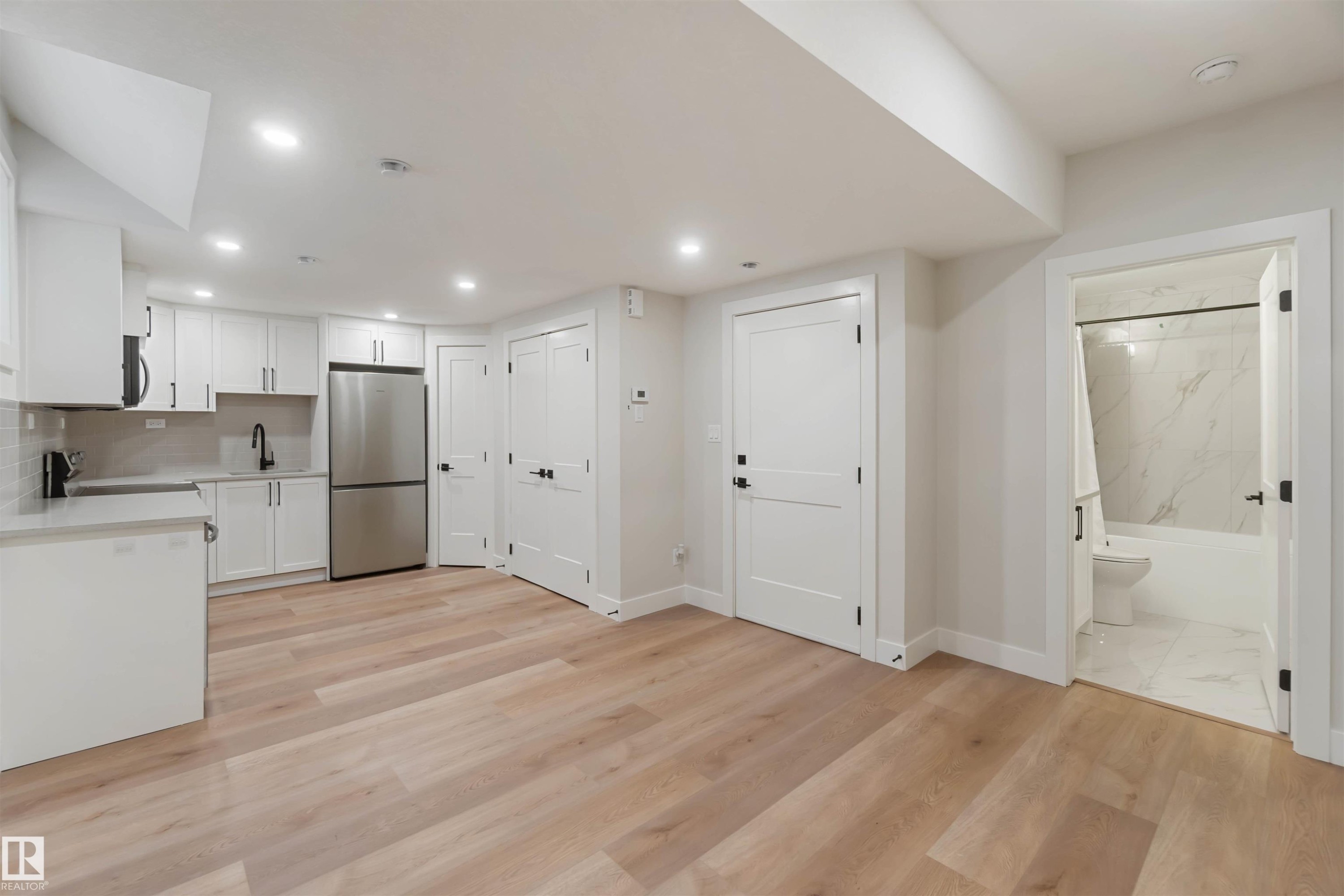 53 Deer Meadow Crescent, Fort Saskatchewan, AB - Indoor Photo Showing Kitchen