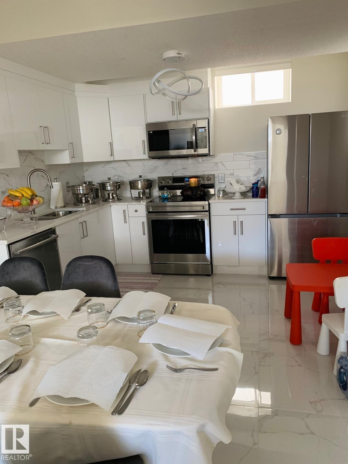 8616 159A Avenue, Edmonton, AB - Indoor Photo Showing Kitchen With Stainless Steel Kitchen With Upgraded Kitchen