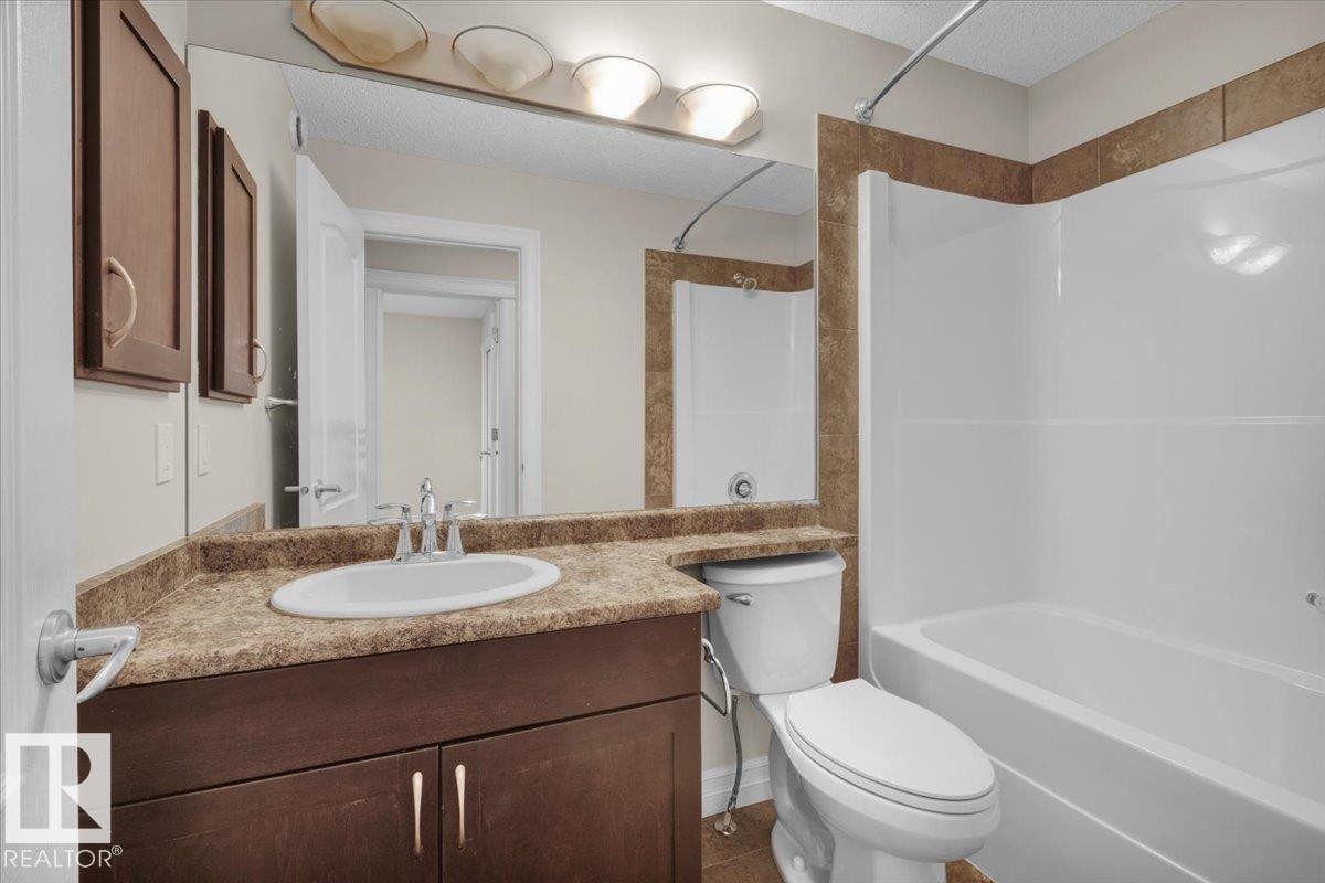 Edmonton, AB - Indoor Photo Showing Bathroom