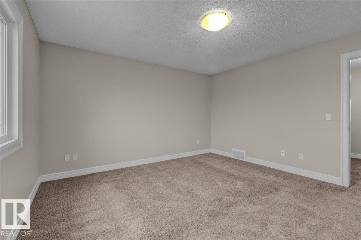 Edmonton, AB - Indoor Photo Showing Other Room