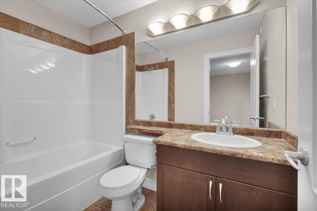 Edmonton, AB - Indoor Photo Showing Bathroom